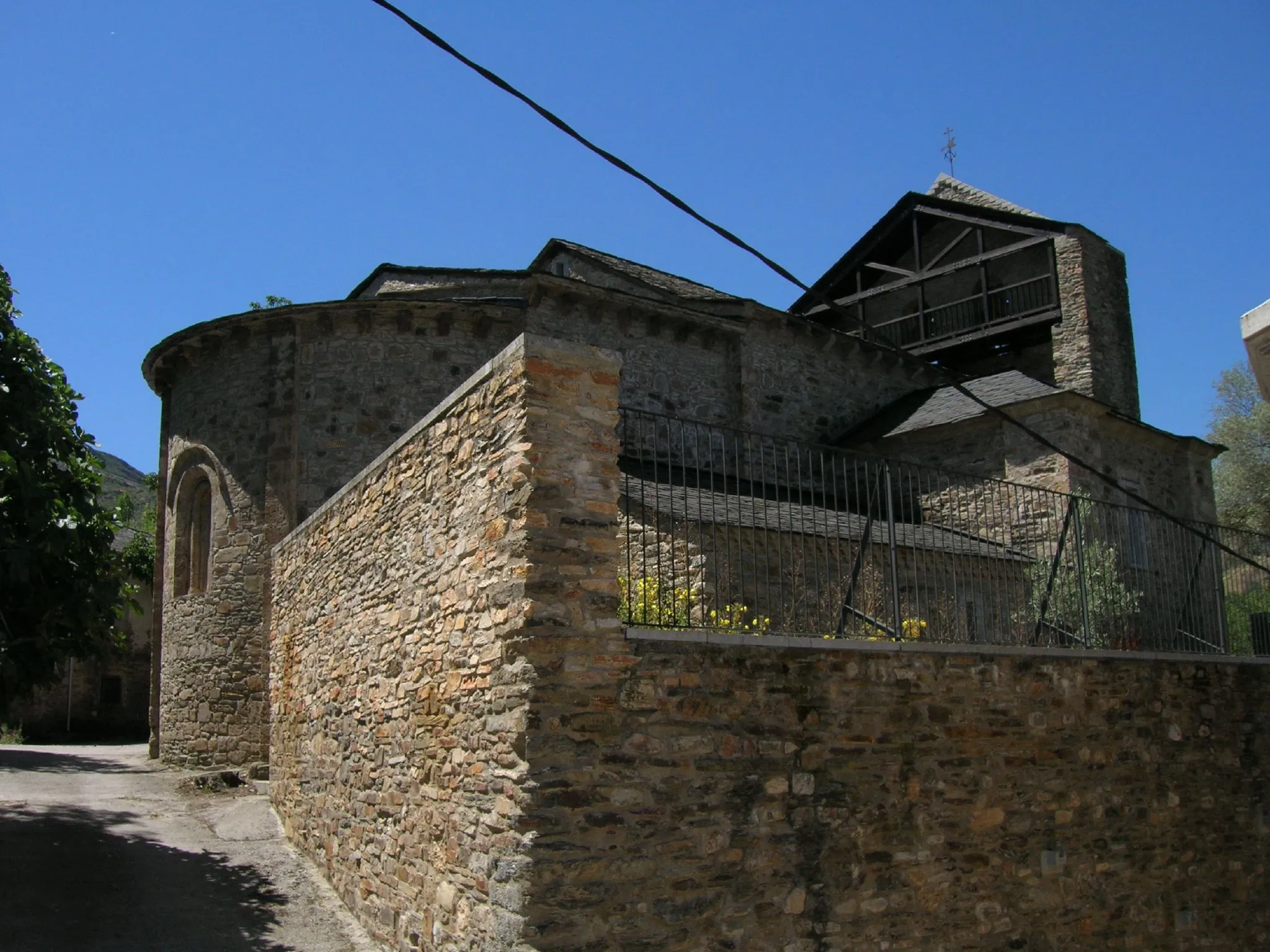 Photo showing: Iglesia románica del siglo XII, de una sola nave y ábside semicircular.