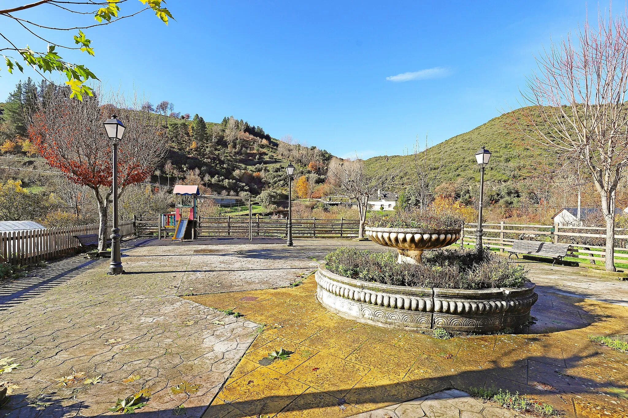 Photo showing: San Martín de Moreda es una localidad que pertenece al municipio de Vega de Espinareda, comarca de El Bierzo, provincia de León.