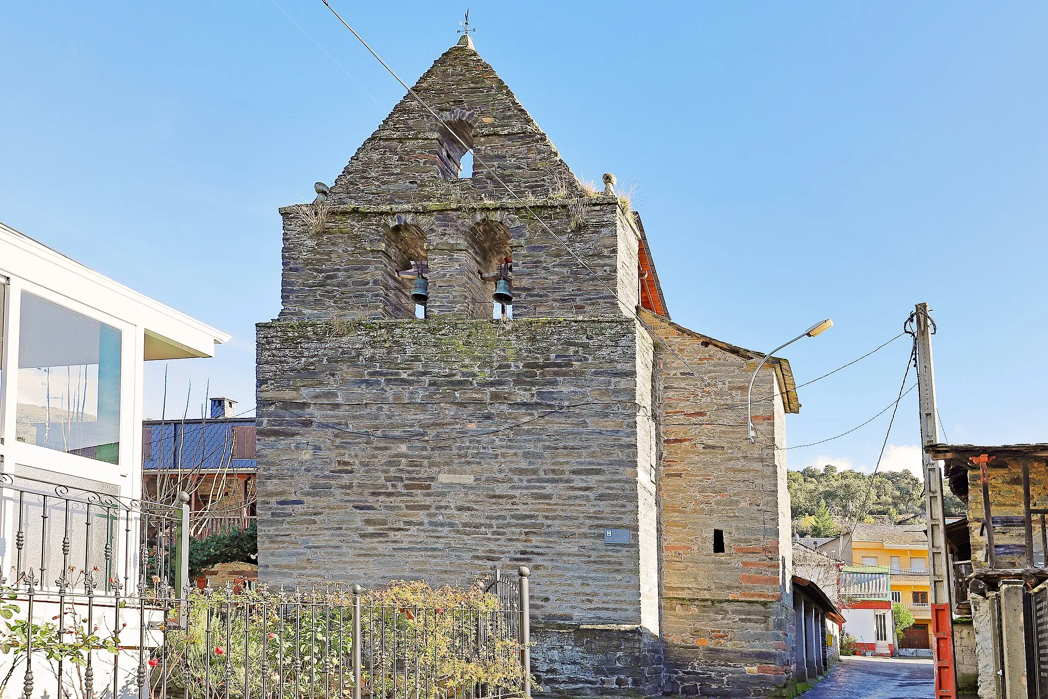 Photo showing: San Martín de Moreda es una localidad que pertenece al municipio de Vega de Espinareda, comarca de El Bierzo, provincia de León.