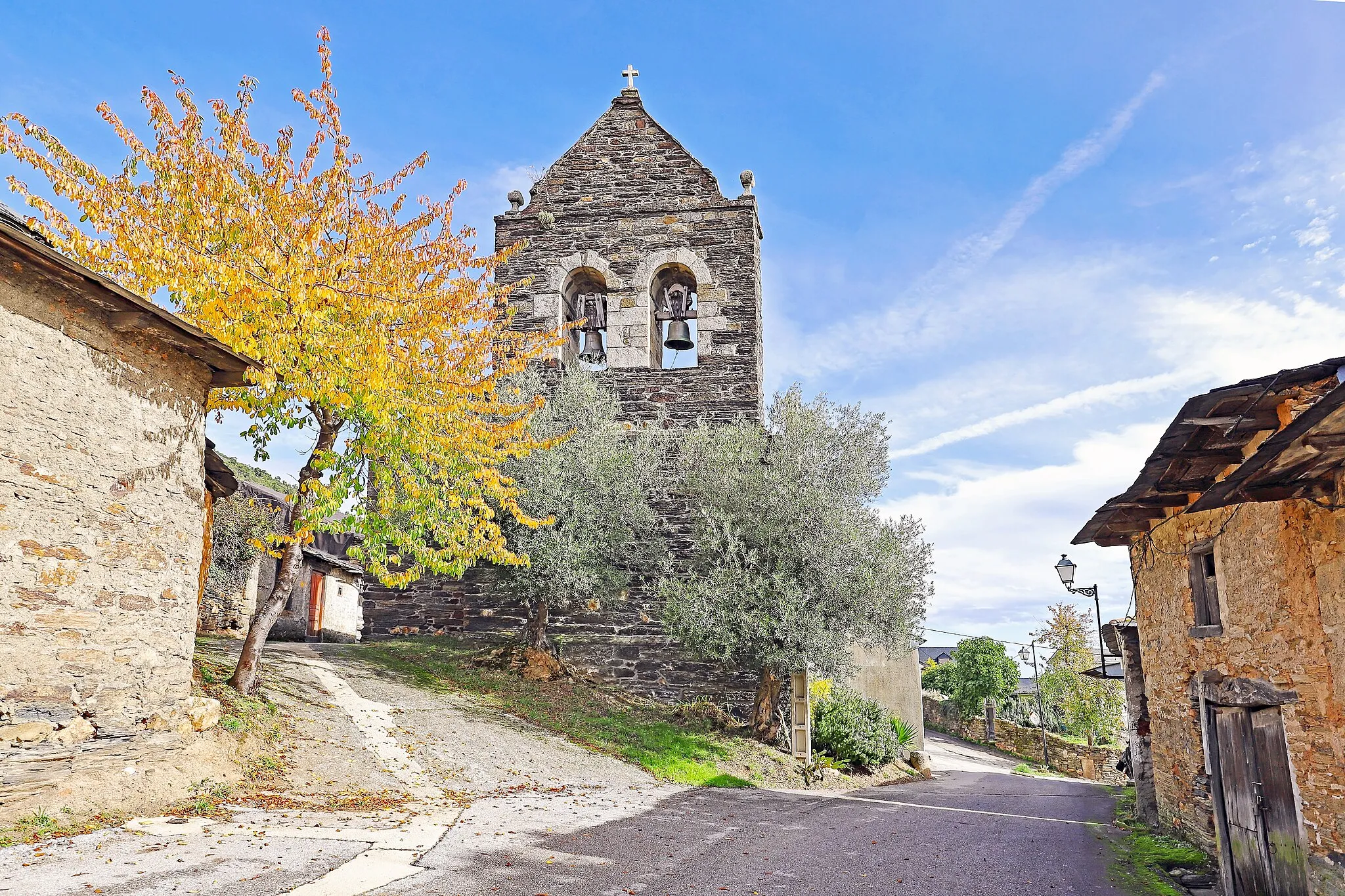 Photo showing: Cobrana es una localidad perteneciente al municipio de Congosto, comarca de El Bierzo, provincia de León.