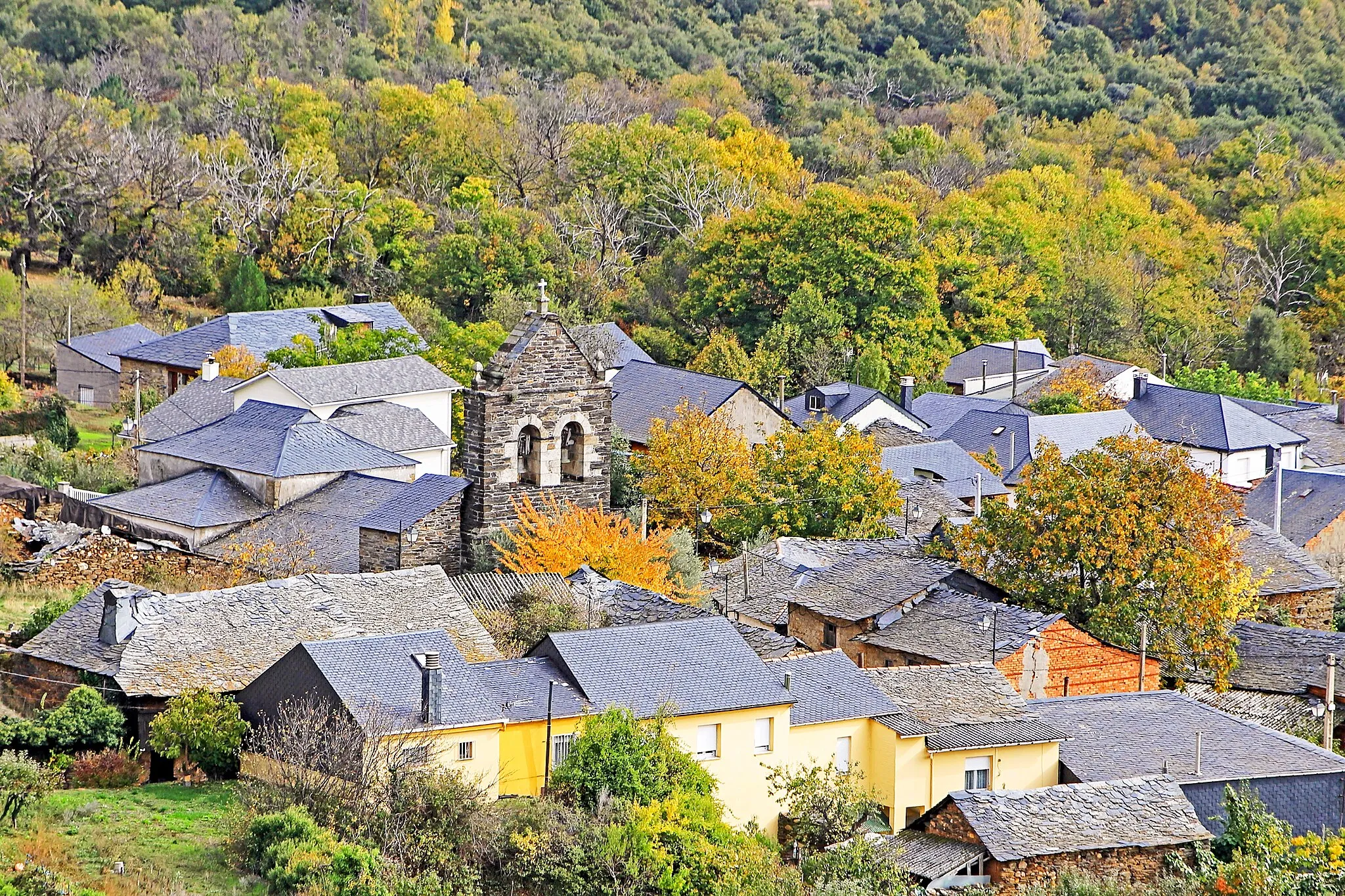 Photo showing: Cobrana es una localidad perteneciente al municipio de Congosto, comarca de El Bierzo, provincia de León.