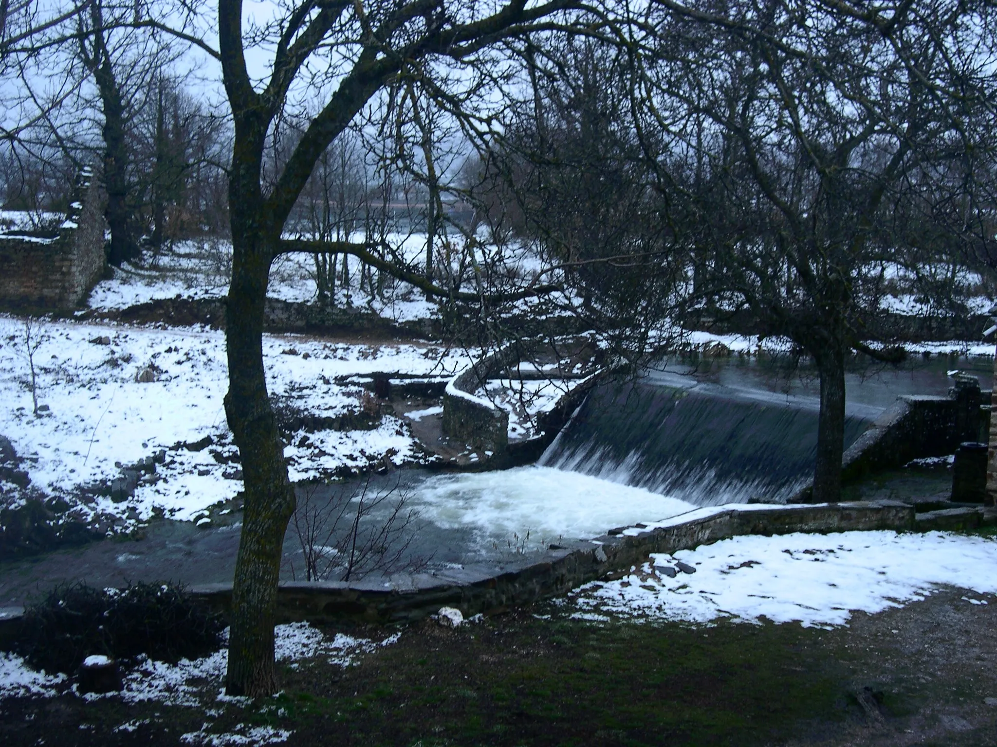 Photo showing: Presa de Santa Colomba en pleno invierno