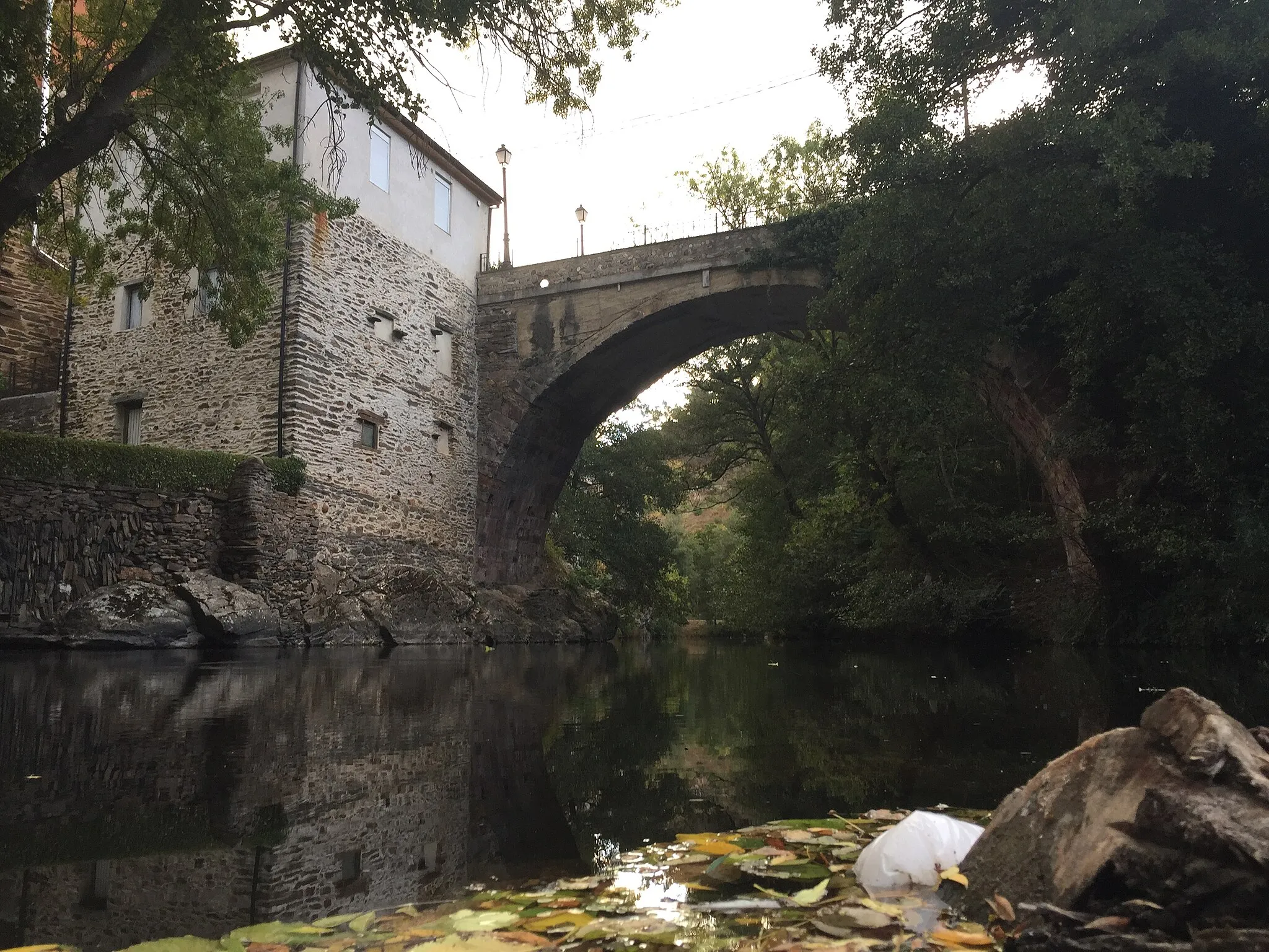 Photo showing: A ponte orixinal que dá nome á vila