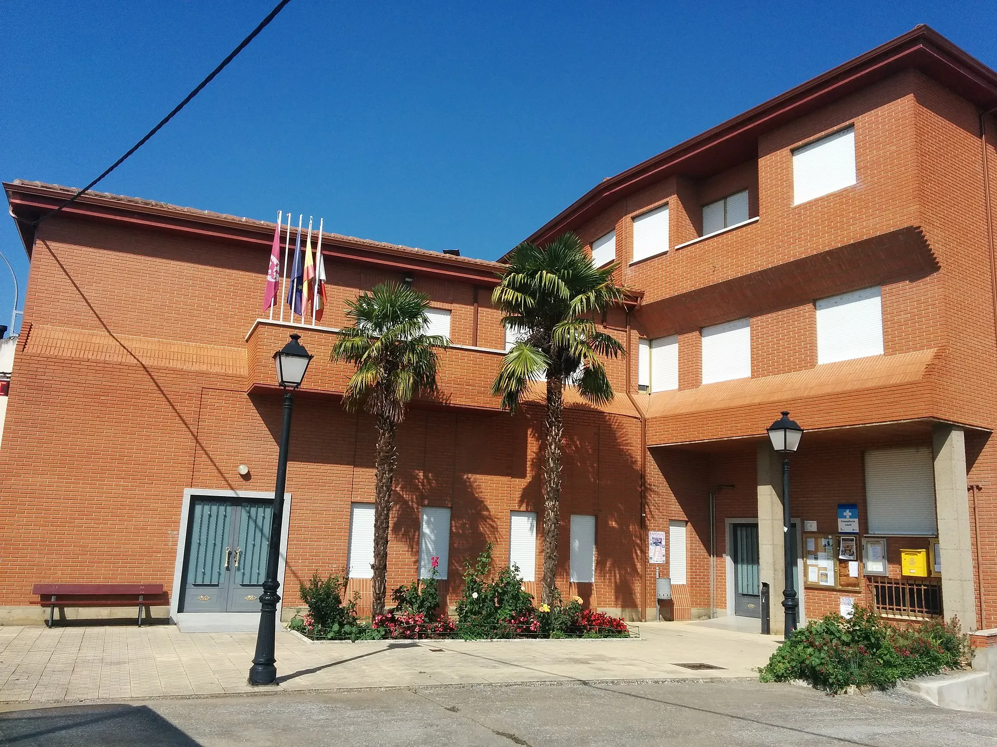 Photo showing: Casa consistorial de Valdefuentes del Páramo