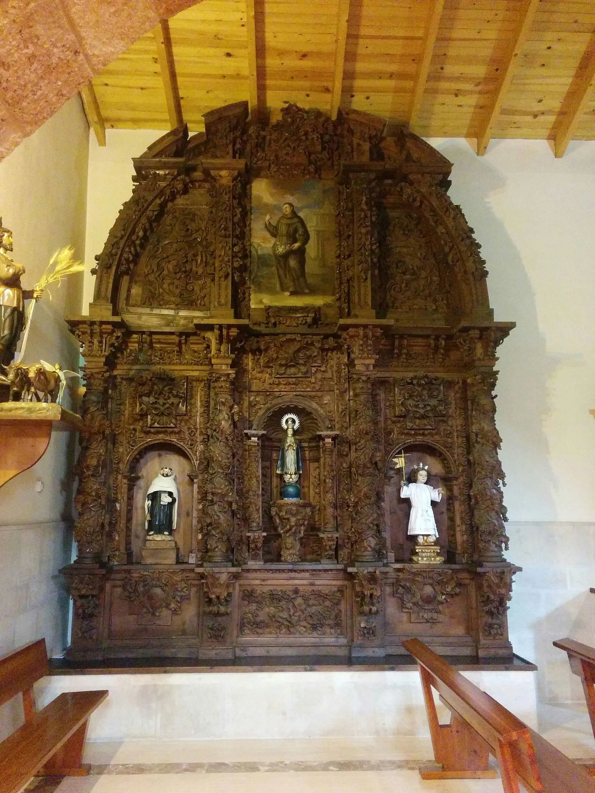 Photo showing: Obra de arte en el lateral de la Iglesia de Valdefuentes del Páramo