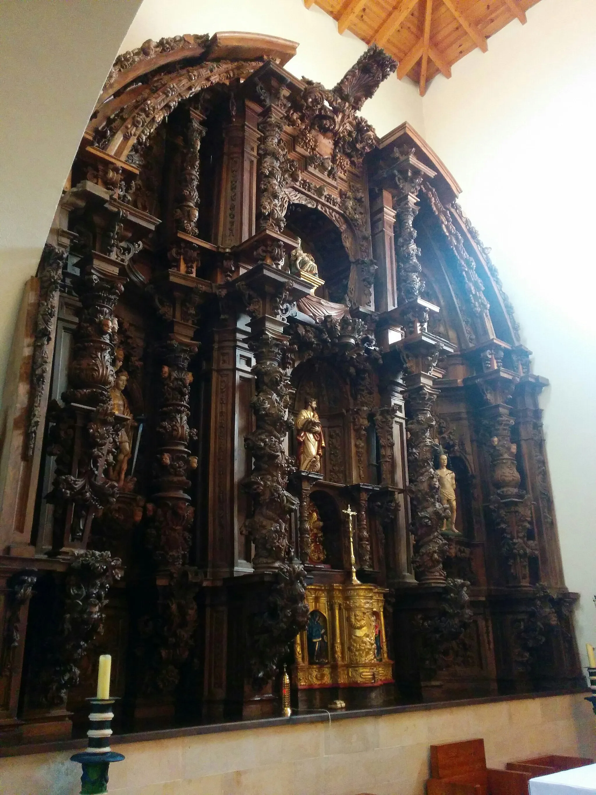 Photo showing: Obra de arte principal (retablo) de la Iglesia de Valdefuentes del Páramo