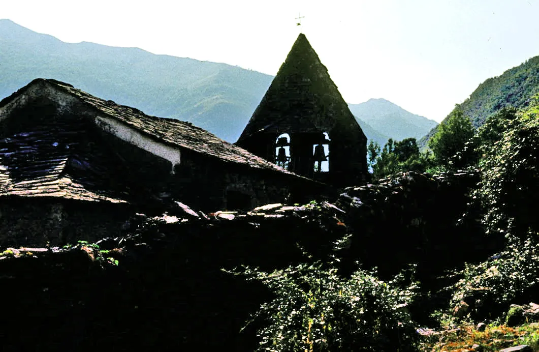 Photo showing: Church of Tejedo de Ancares, Candín, León, Castile and León, Spain