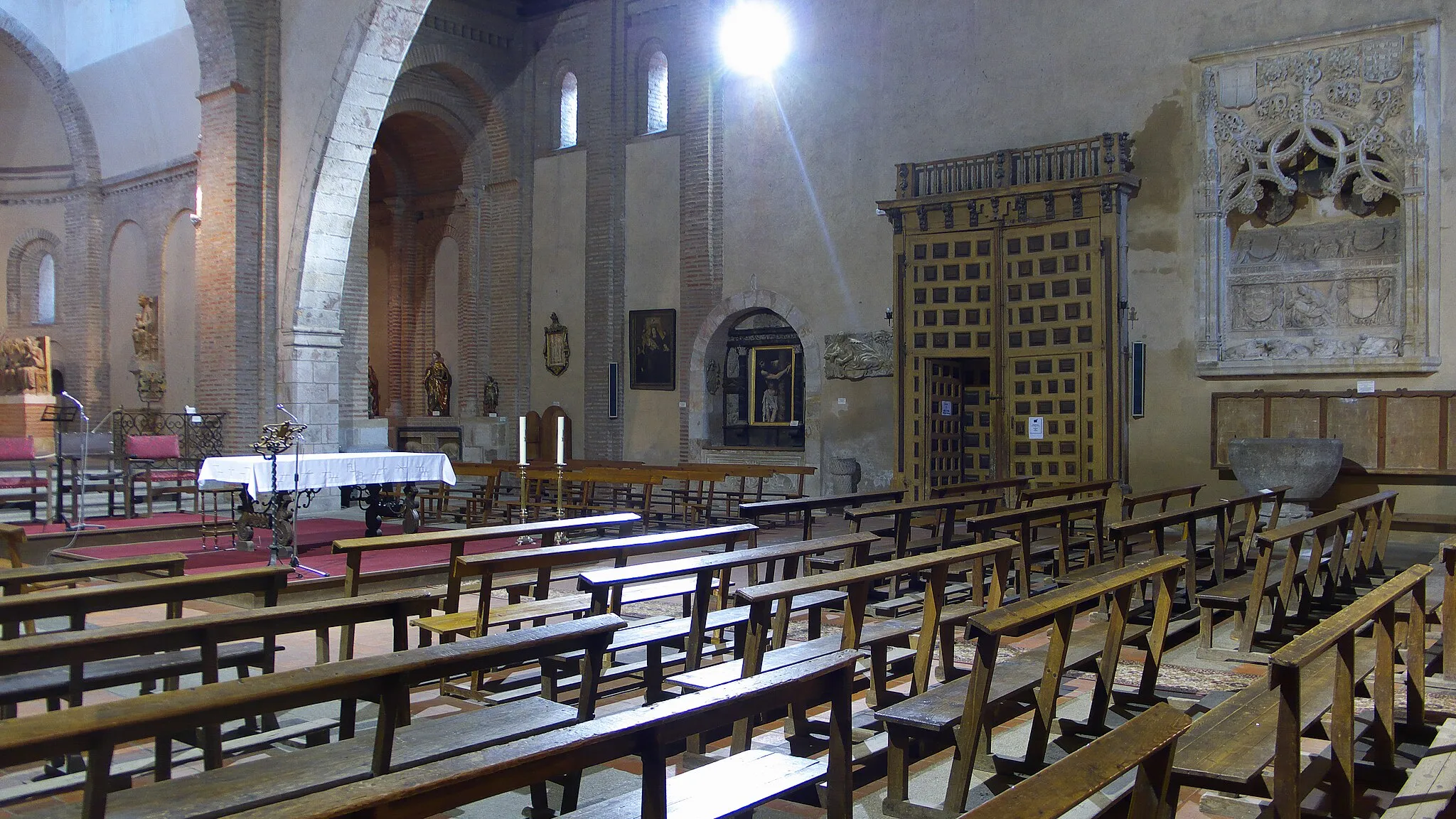 Photo showing: Alba de Tormes. Muy destacada iglesia del arte románico-mudéjar de la provincia de Salamanca. Orígenes en siglos XII-XIII