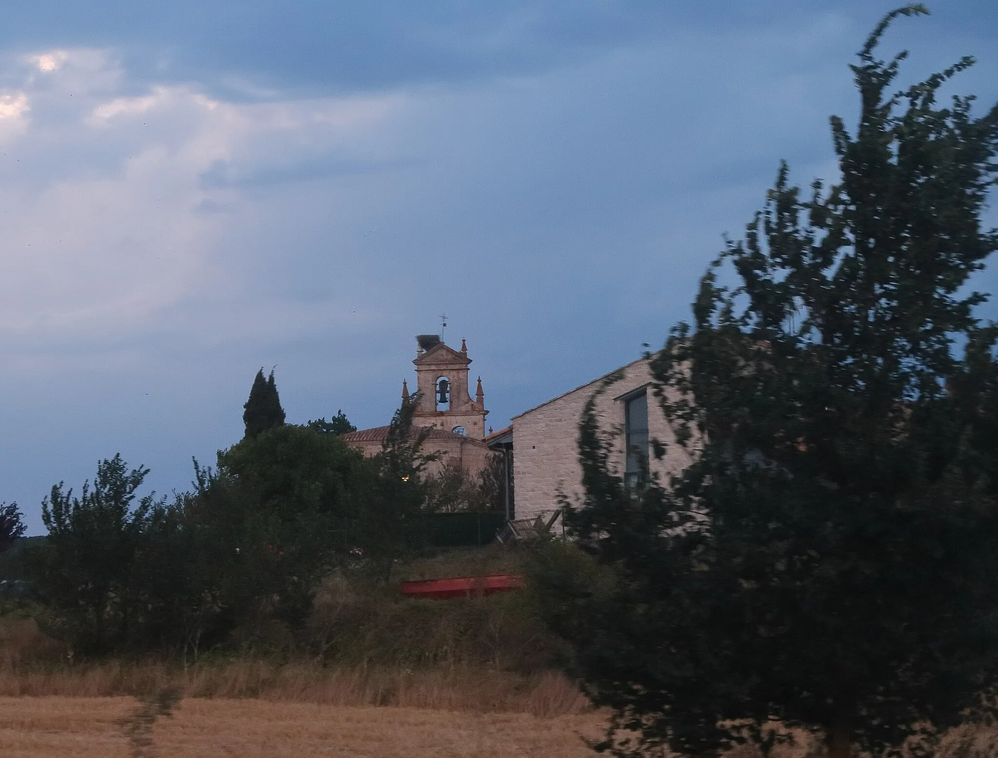 Photo showing: Agés, Iglesia desde Bu-V-7012