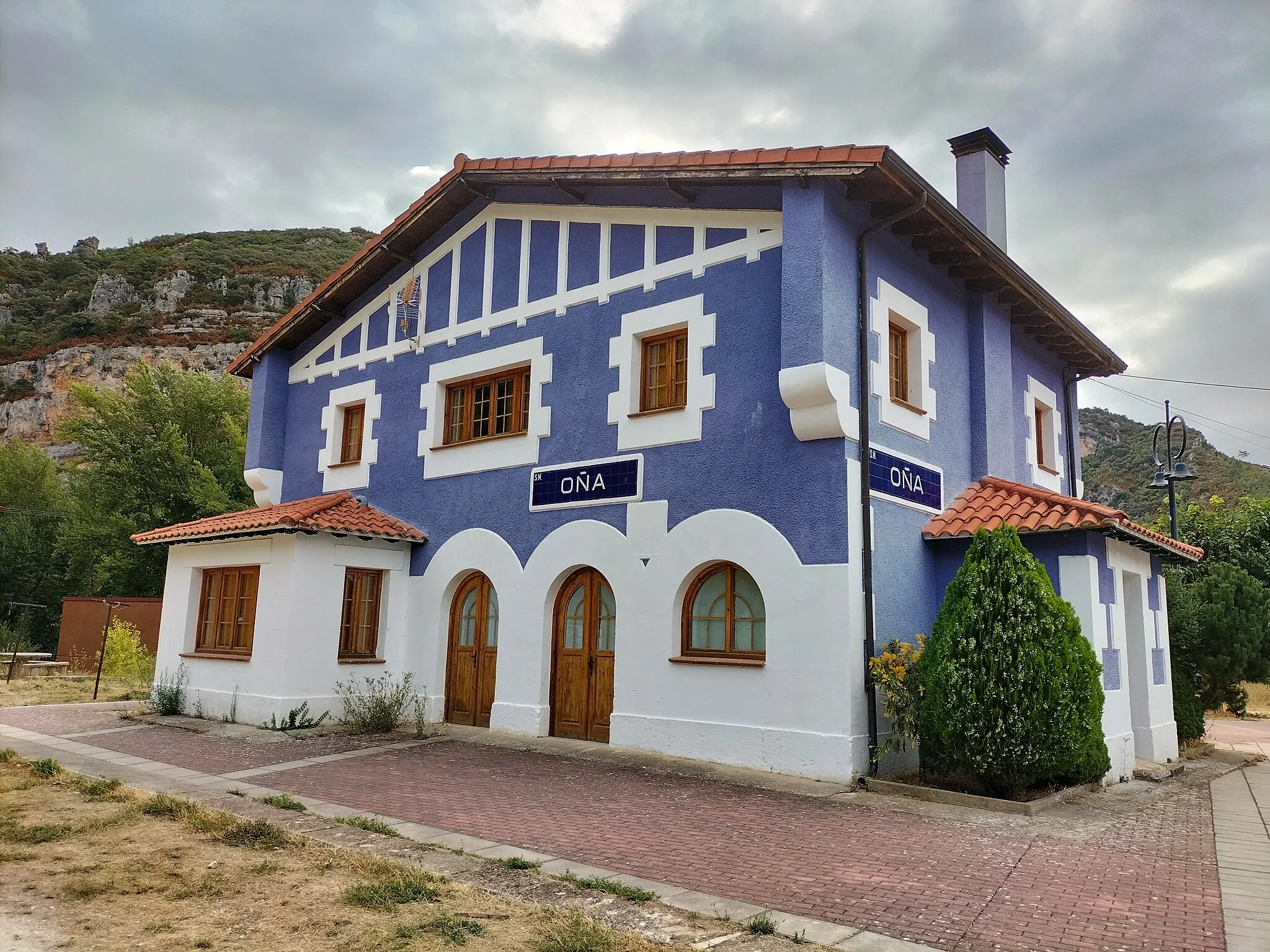 Photo showing: Vista de la antigua estación de Oña, en la provincia de Burgos (España).