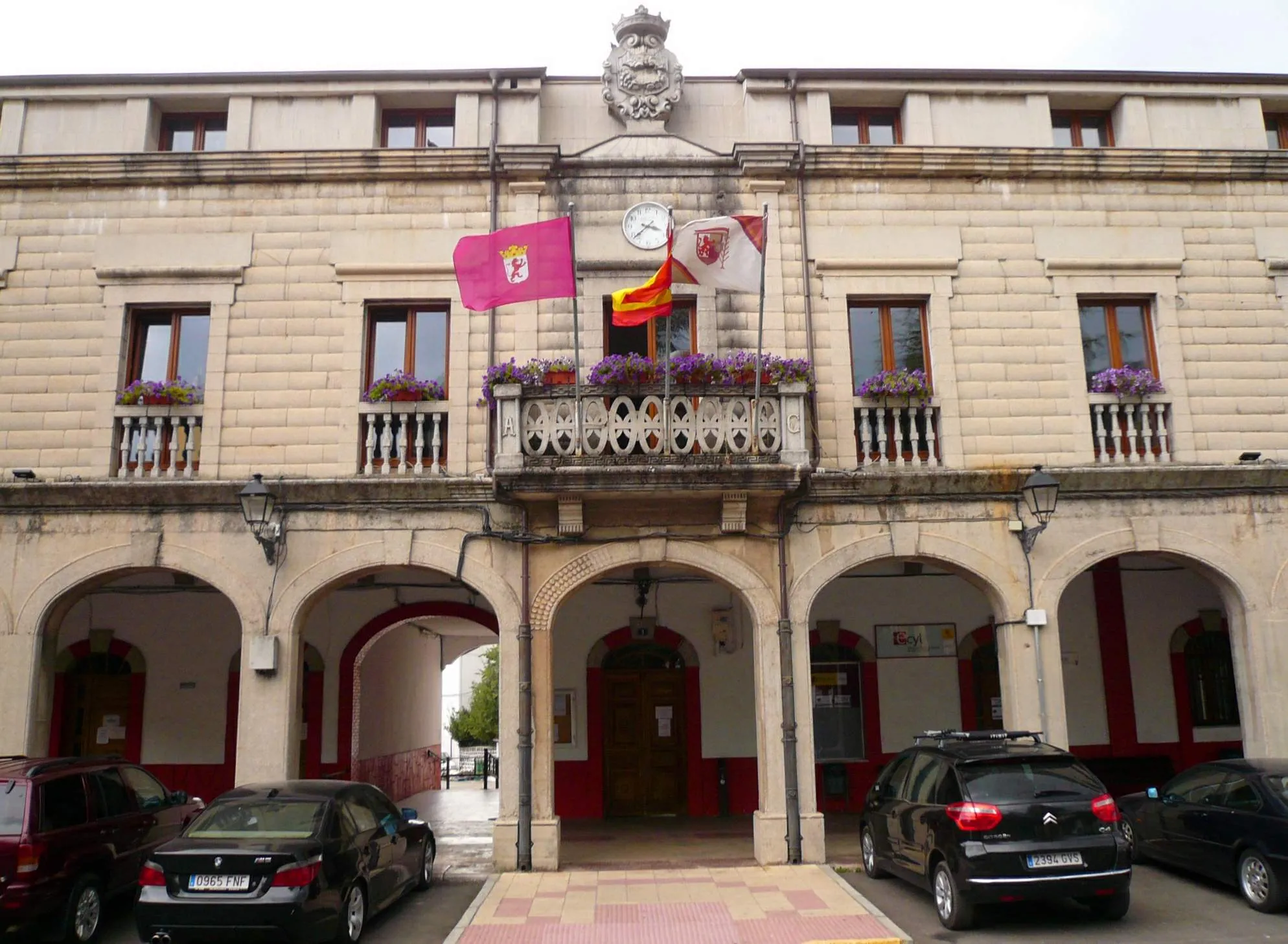 Photo showing: Ayuntamiento de Cistierna (León)