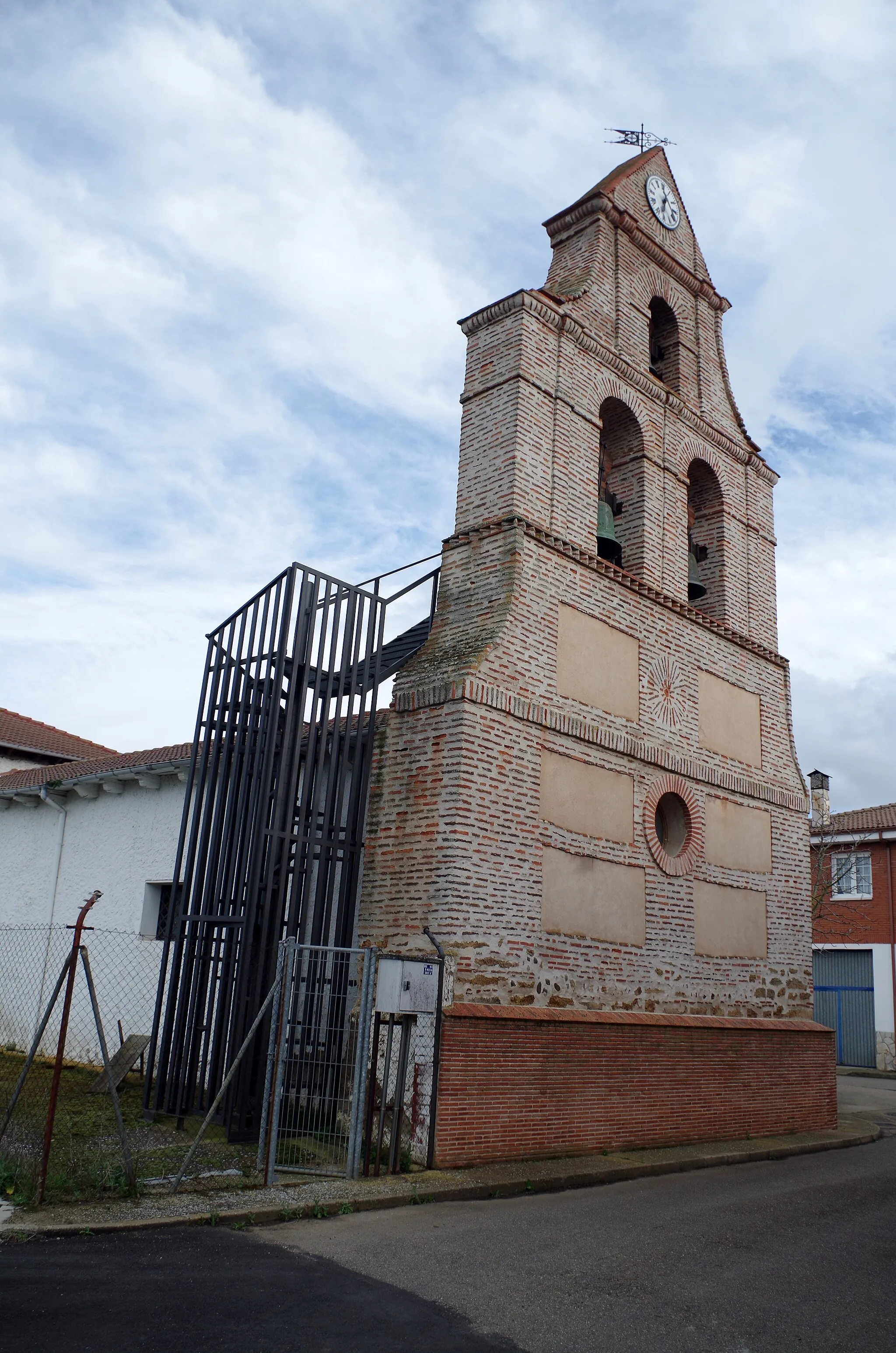 Photo showing: Church in Onzonilla (León, Spain).