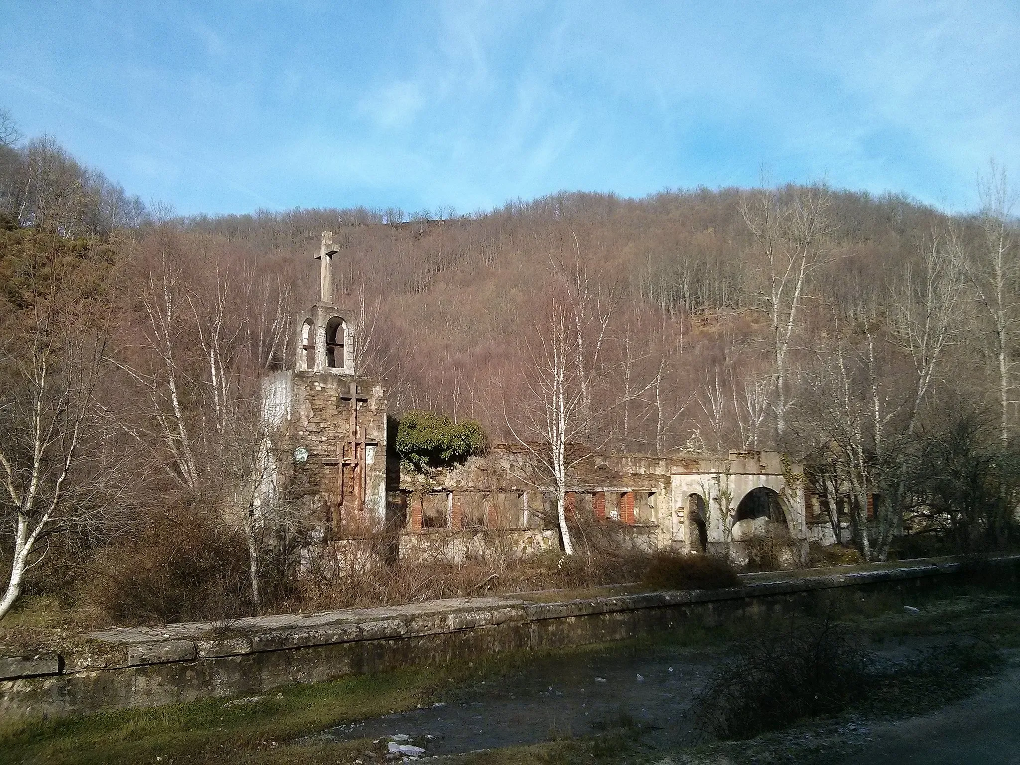 Photo showing: Restos de la iglesia que estaba en la parte burgalesa