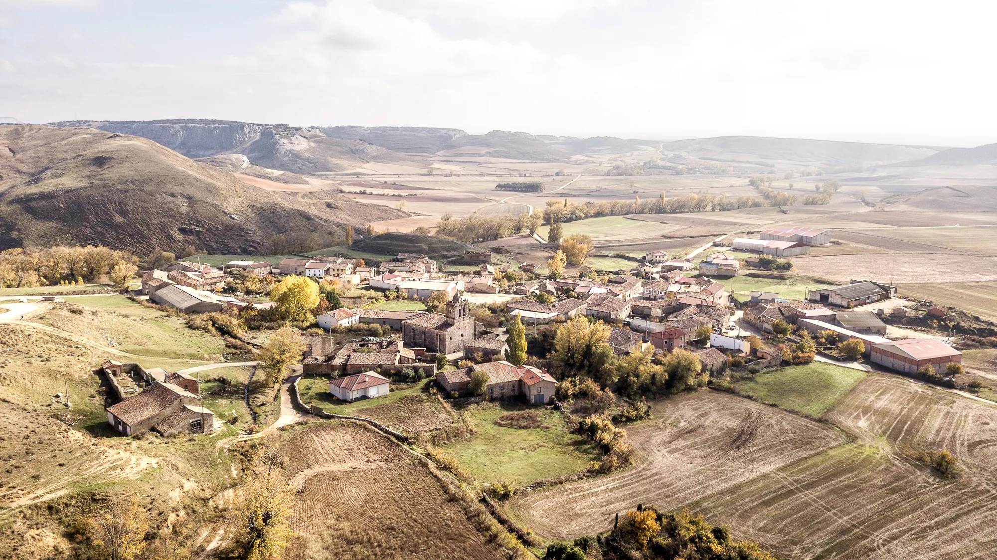 Photo showing: Localidad de Amaya (Burgos). Vista aérea desde el noroeste.