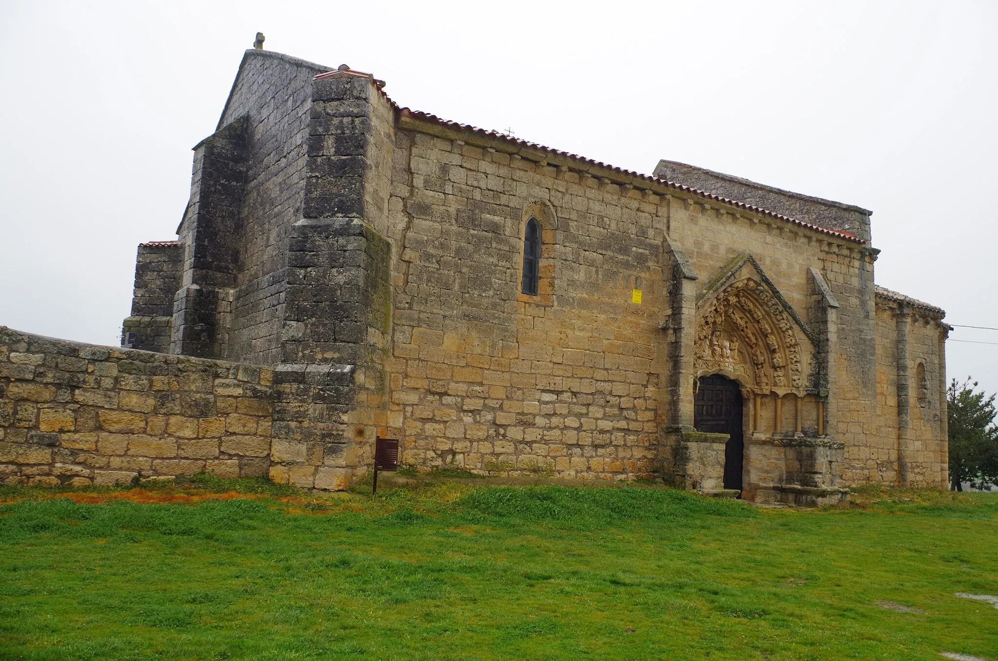 Photo showing: Church in Villaldemiro, Burgos, (Spain)