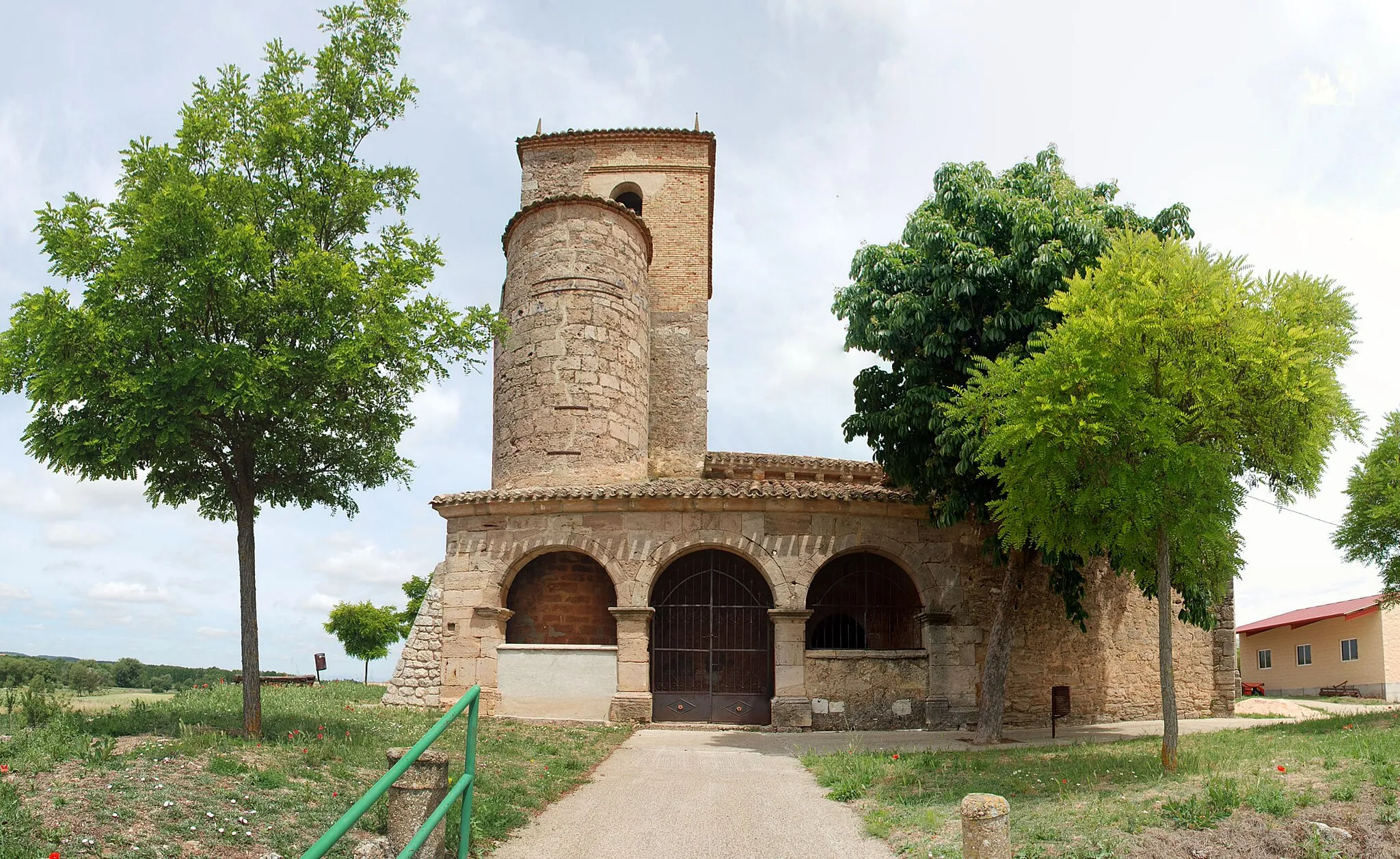 Photo showing: Church of Saint Bartholomew in Castrillo de Riopisuerga (Province of Burgos, Castile and León)