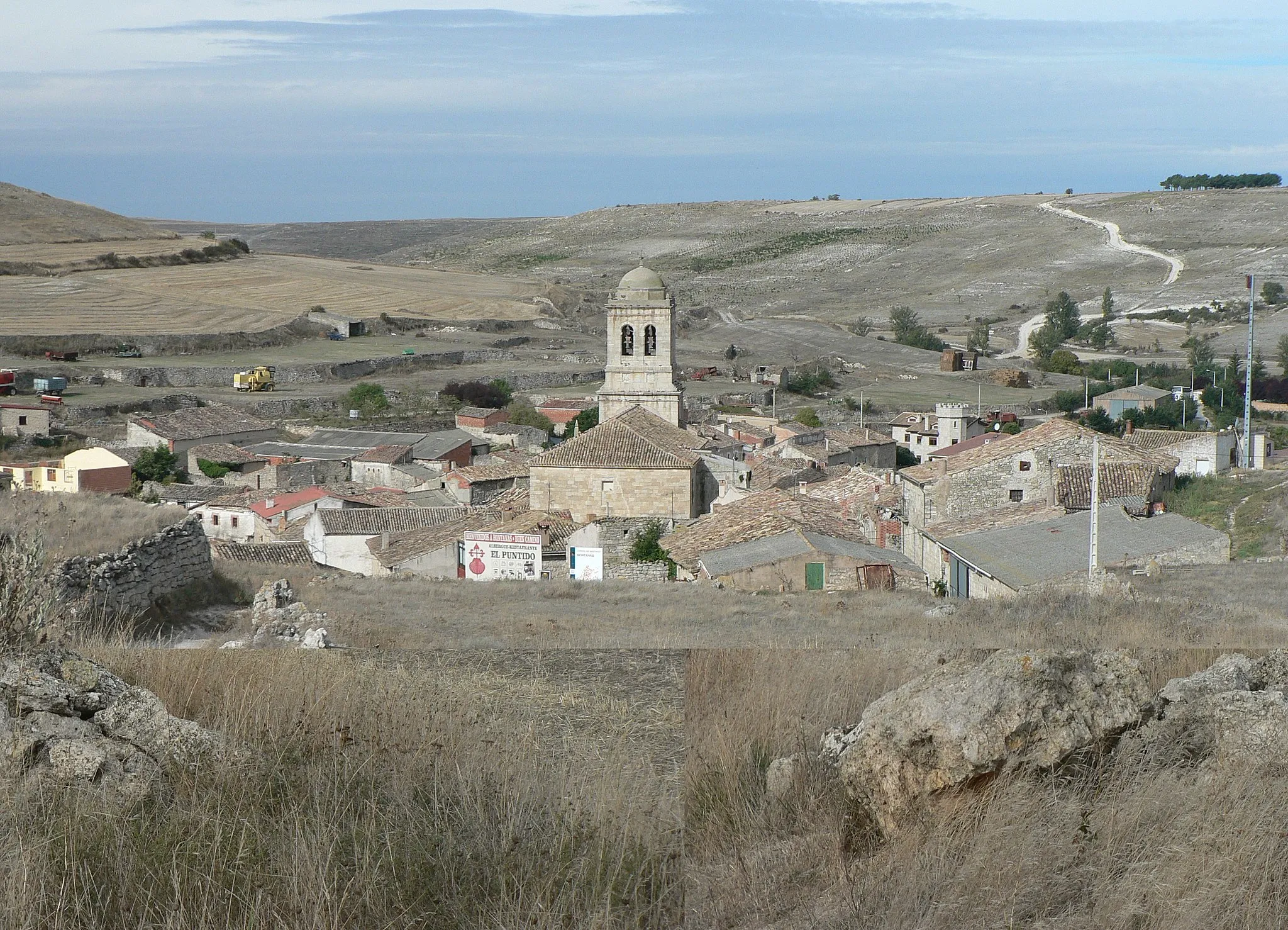 Photo showing: Descending into Hontanas