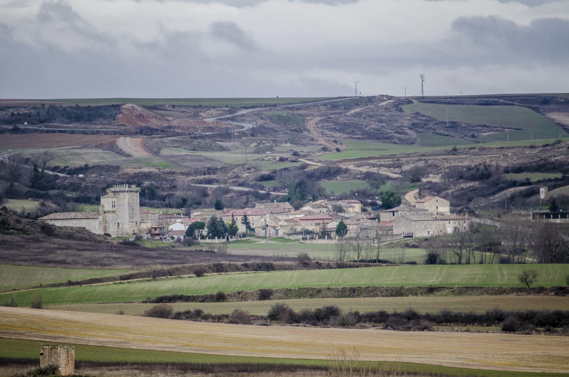 Photo showing: Olmos de la Picaza. Vista desde la iglesia de San Pedro de Castromorca.