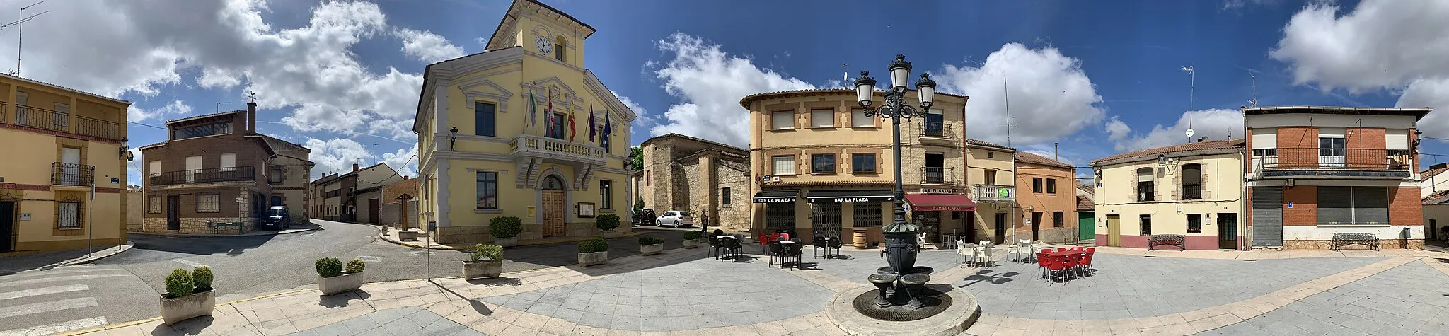 Photo showing: Plaza del Ayuntamiento de Villanueva de Gumiel