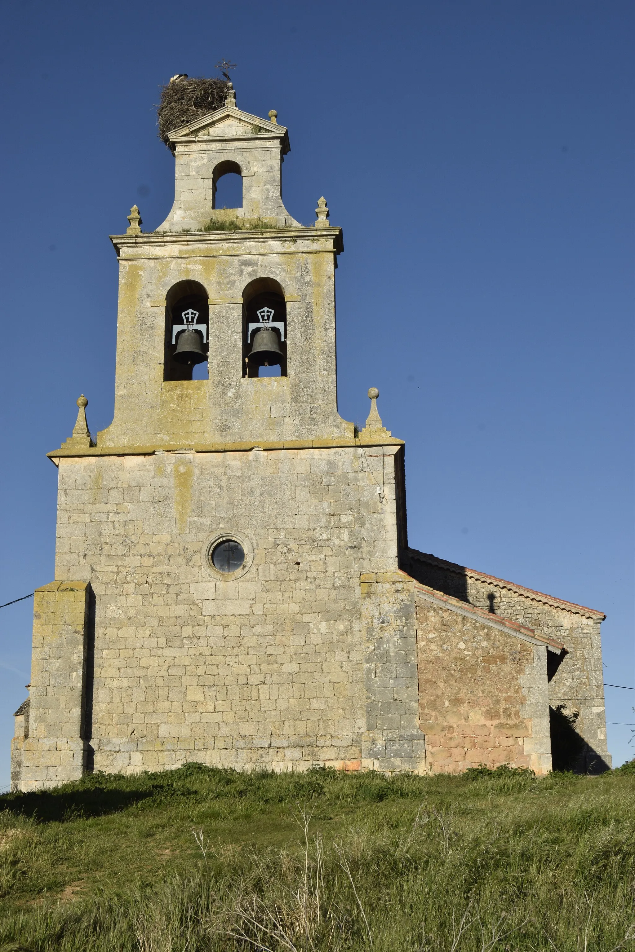 Photo showing: Exterior de la Iglesia de Santiago Apóstol, Torrecilla del Monte (Burgos).
