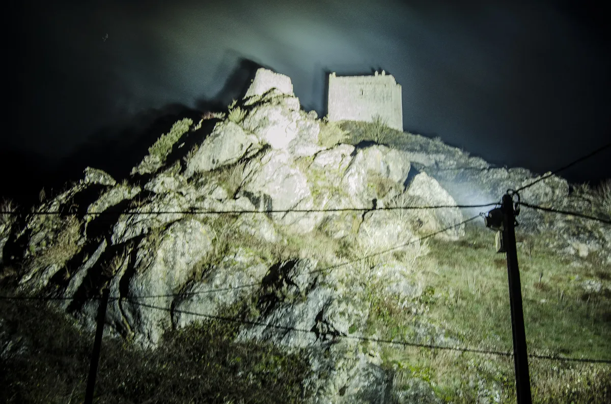 Photo showing: Nocturna del castillo de Úrbel. Úrbel del Castillo (Burgos). Diciembre de 2014