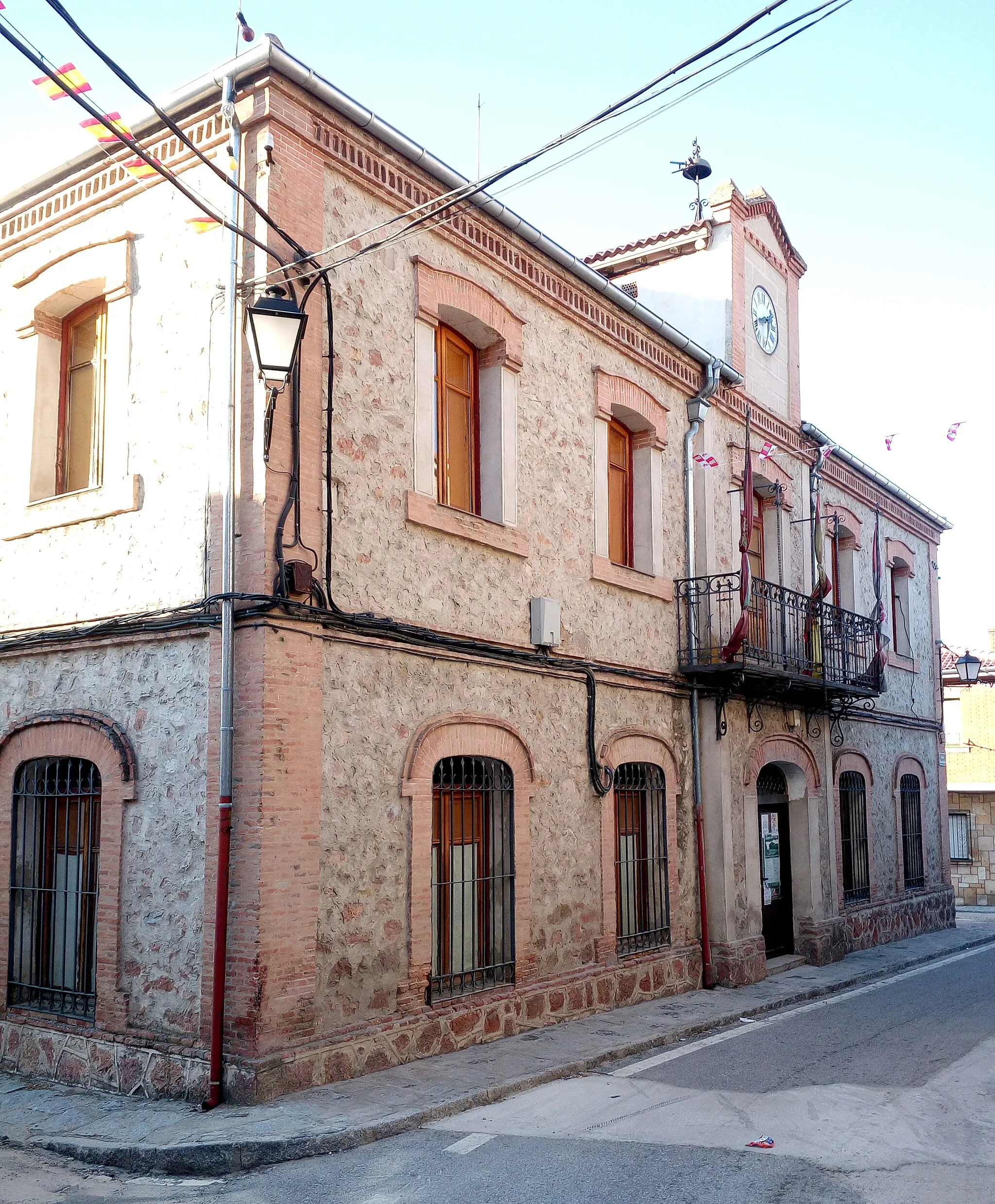 Photo showing: Town hall of Zarzuela del Pinar, Segovia, Spain.