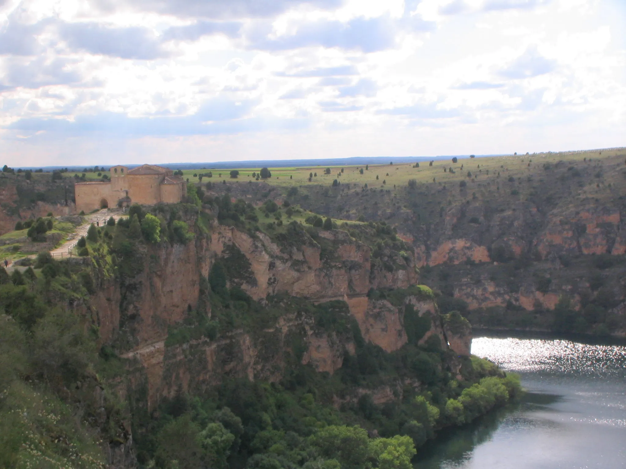 Photo showing: Hoz y ermita de san Frutos en el Parque Natural de las Hoces del Río Duratón  (Segovia, España).