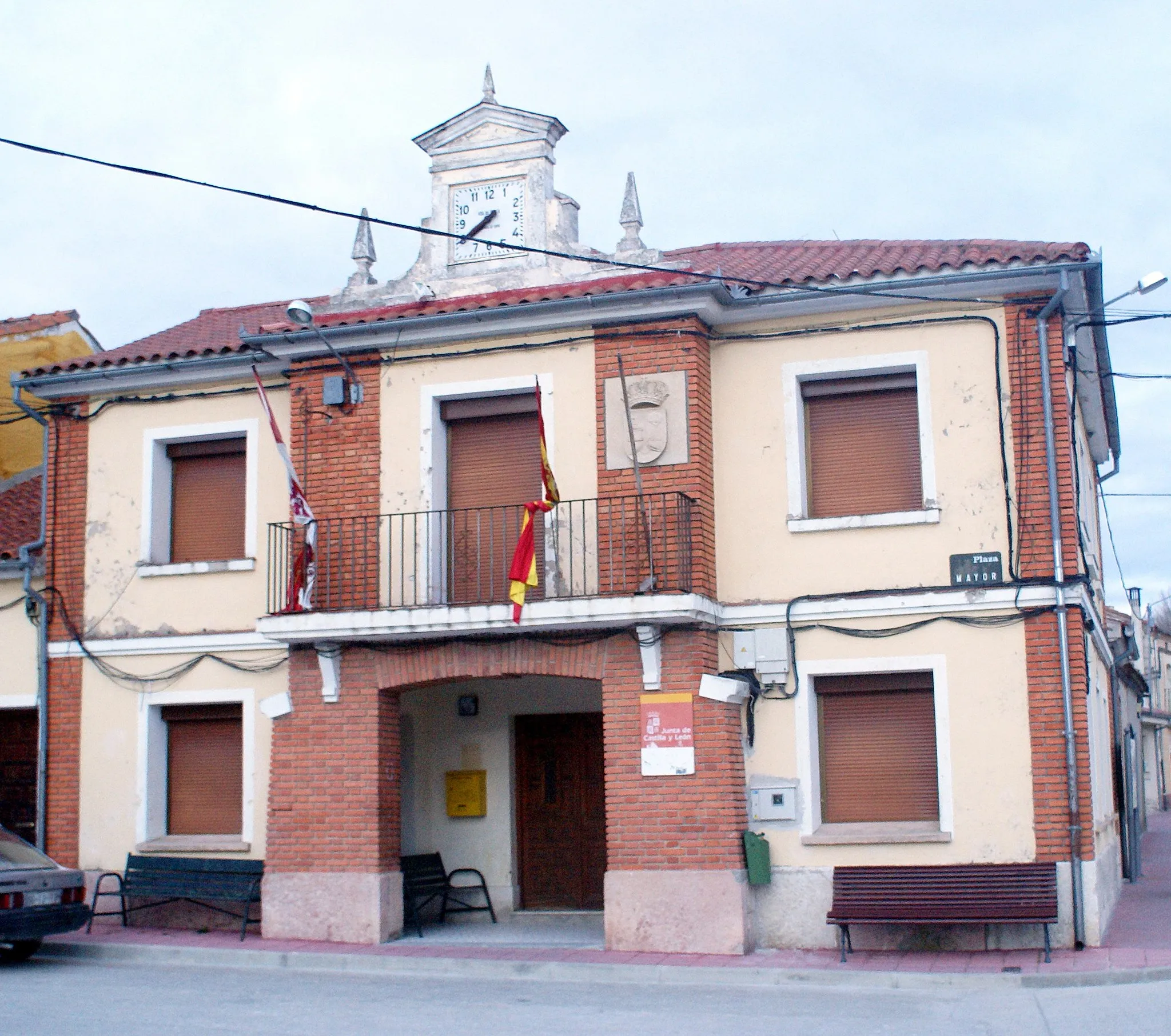 Photo showing: Town hall of Fuentepiñel, Segovia, Spain.