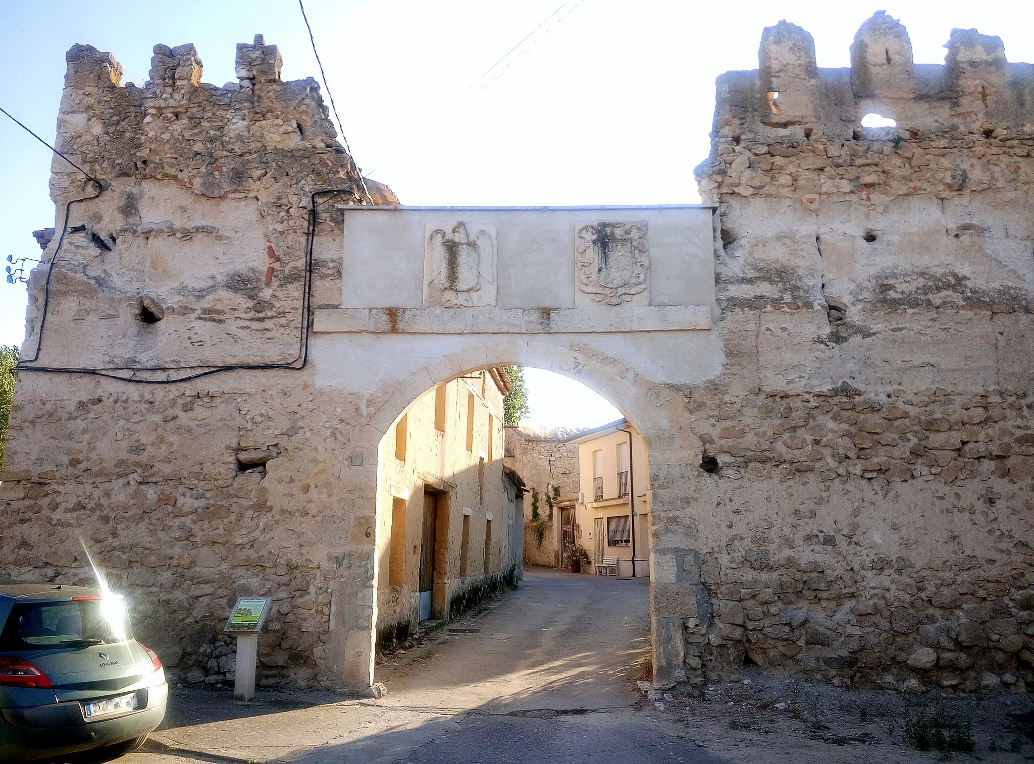 Photo showing: Palace of the Contreras or Palace of the Counts of Cobatillas, Laguna de Contreras, Segovia, Spain.