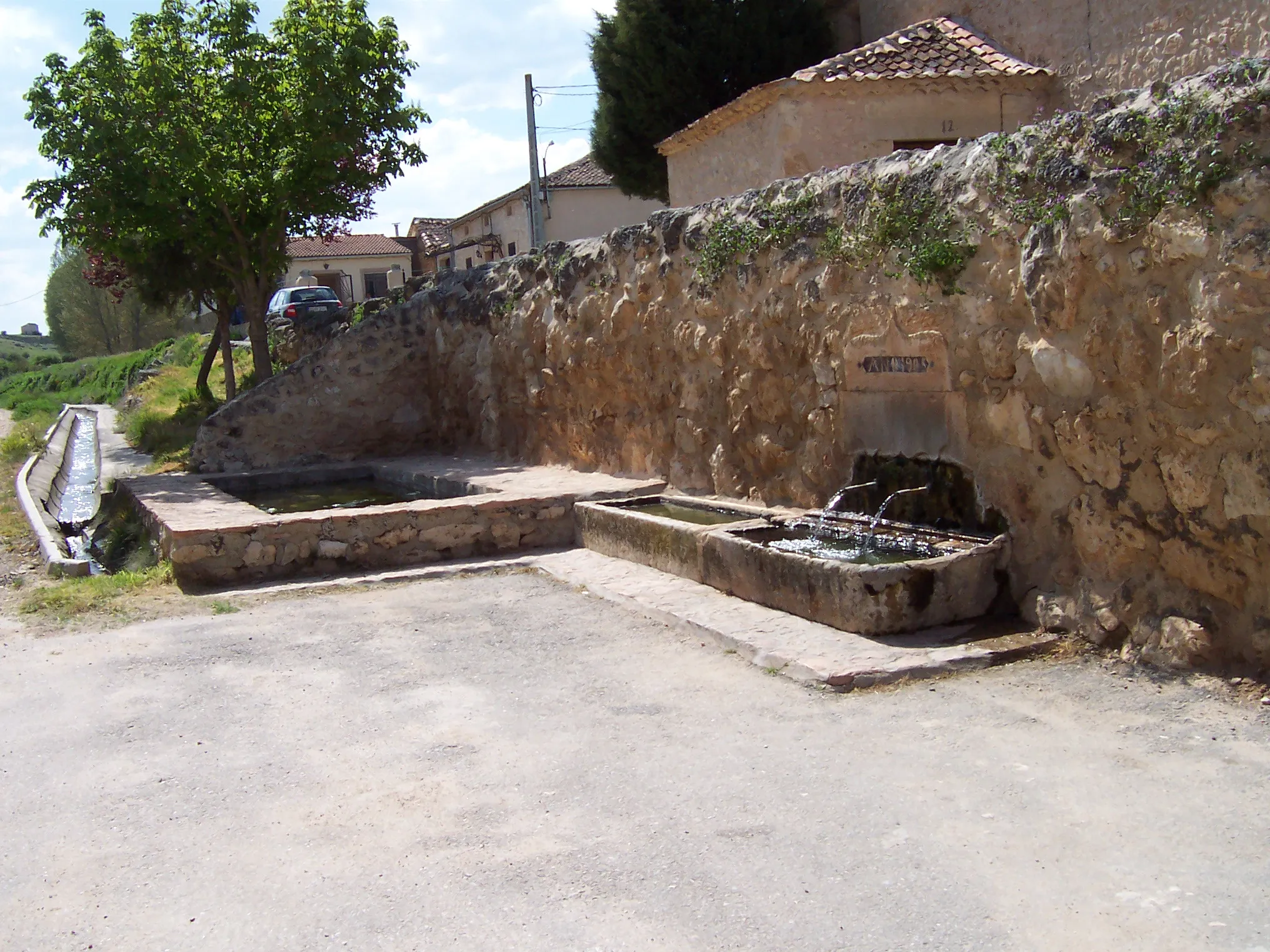 Photo showing: Fuente de Alconadilla de dos caños poza y pilón.