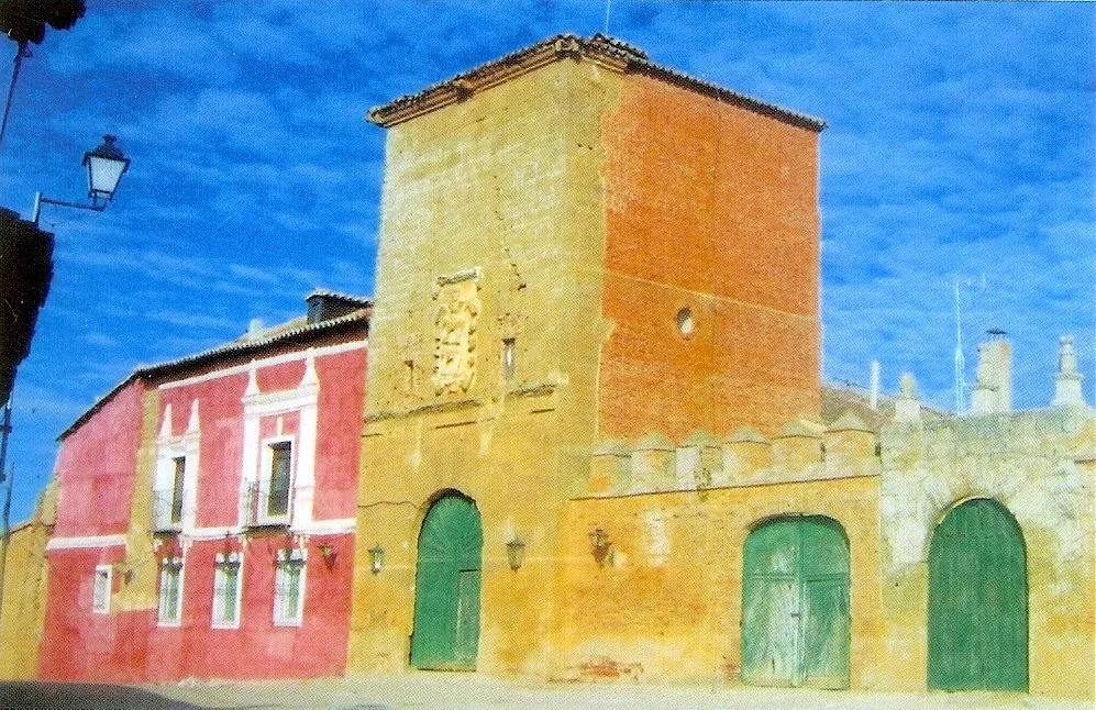 Photo showing: Fachada del Palacio de los Osorio en Valdunquillo