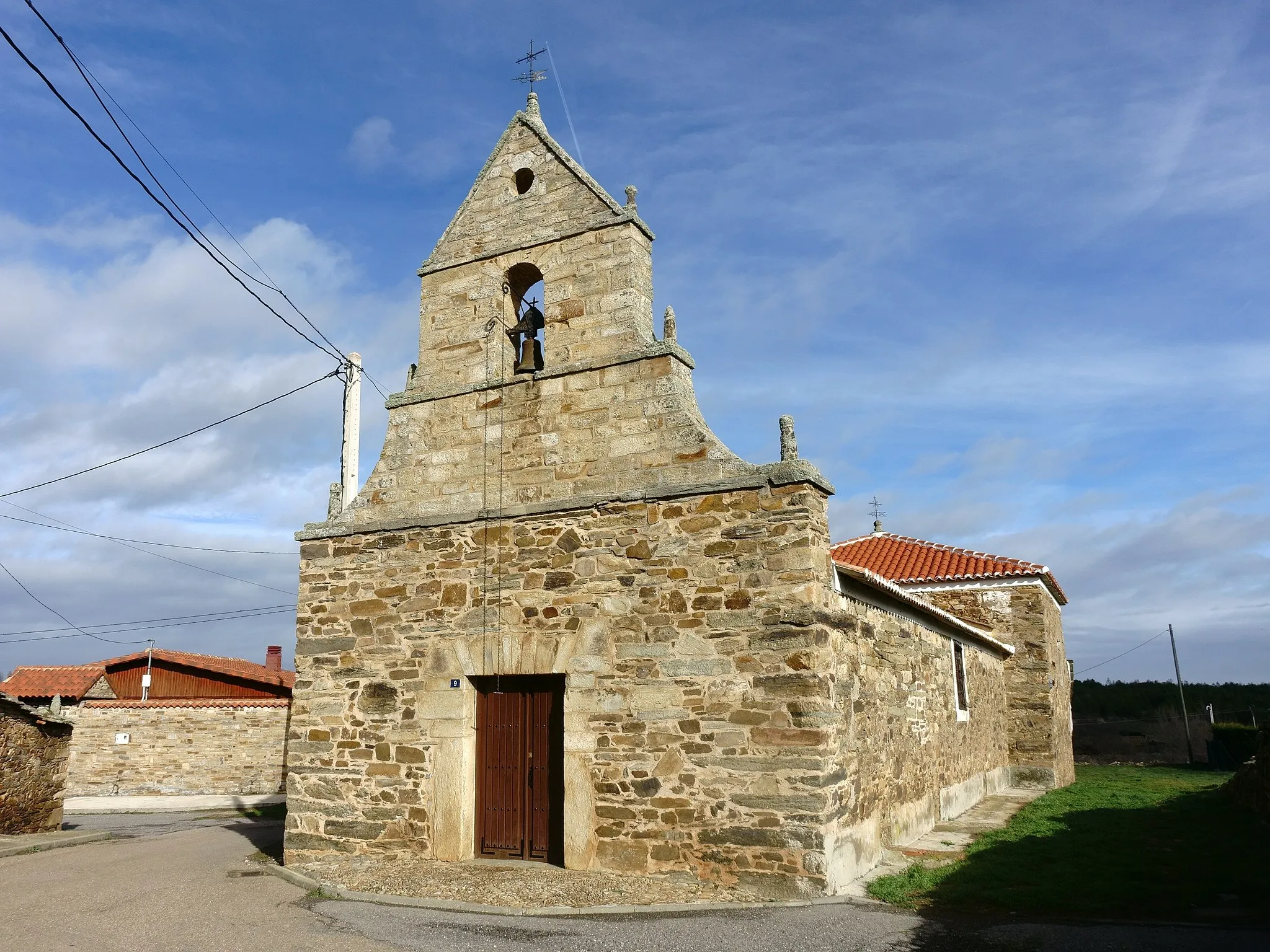 Photo showing: Ermita del Santo Cristo en el barrio de Abajo de Santiago Millas (León, España).