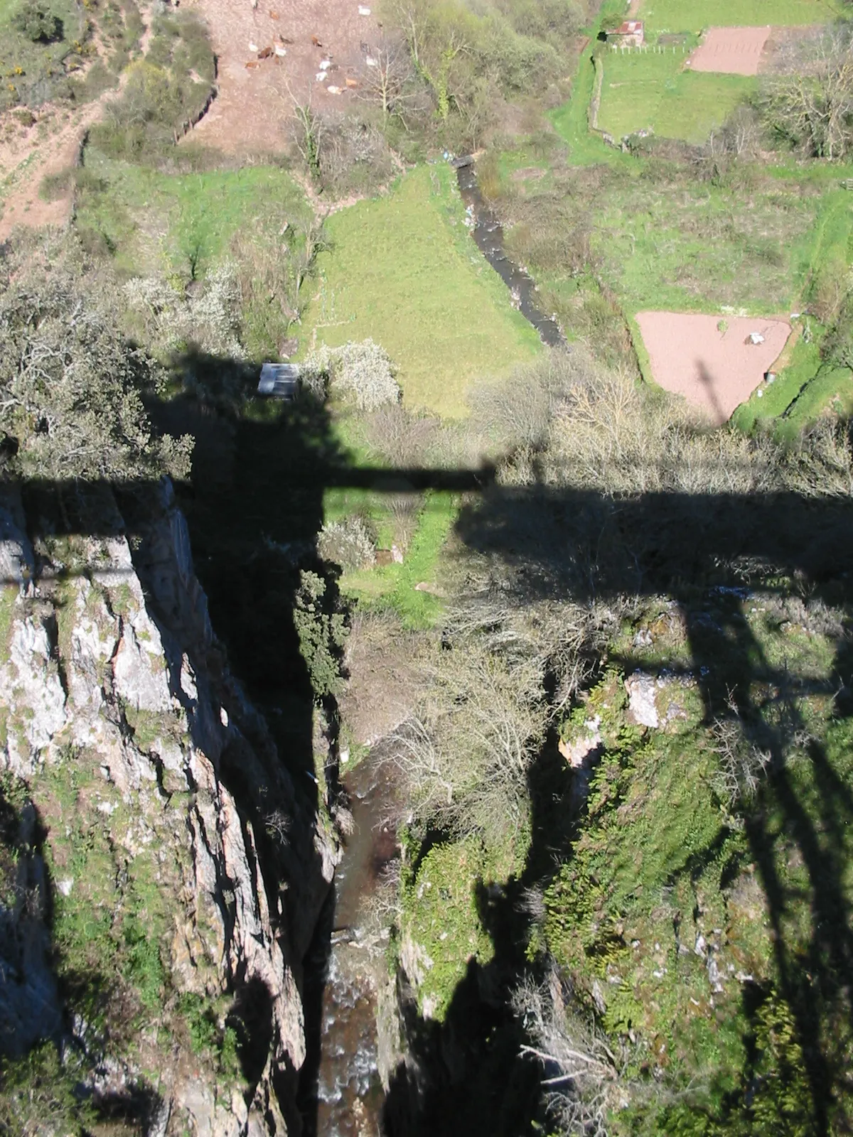 Photo showing: Vista desde el Puente de Hierro