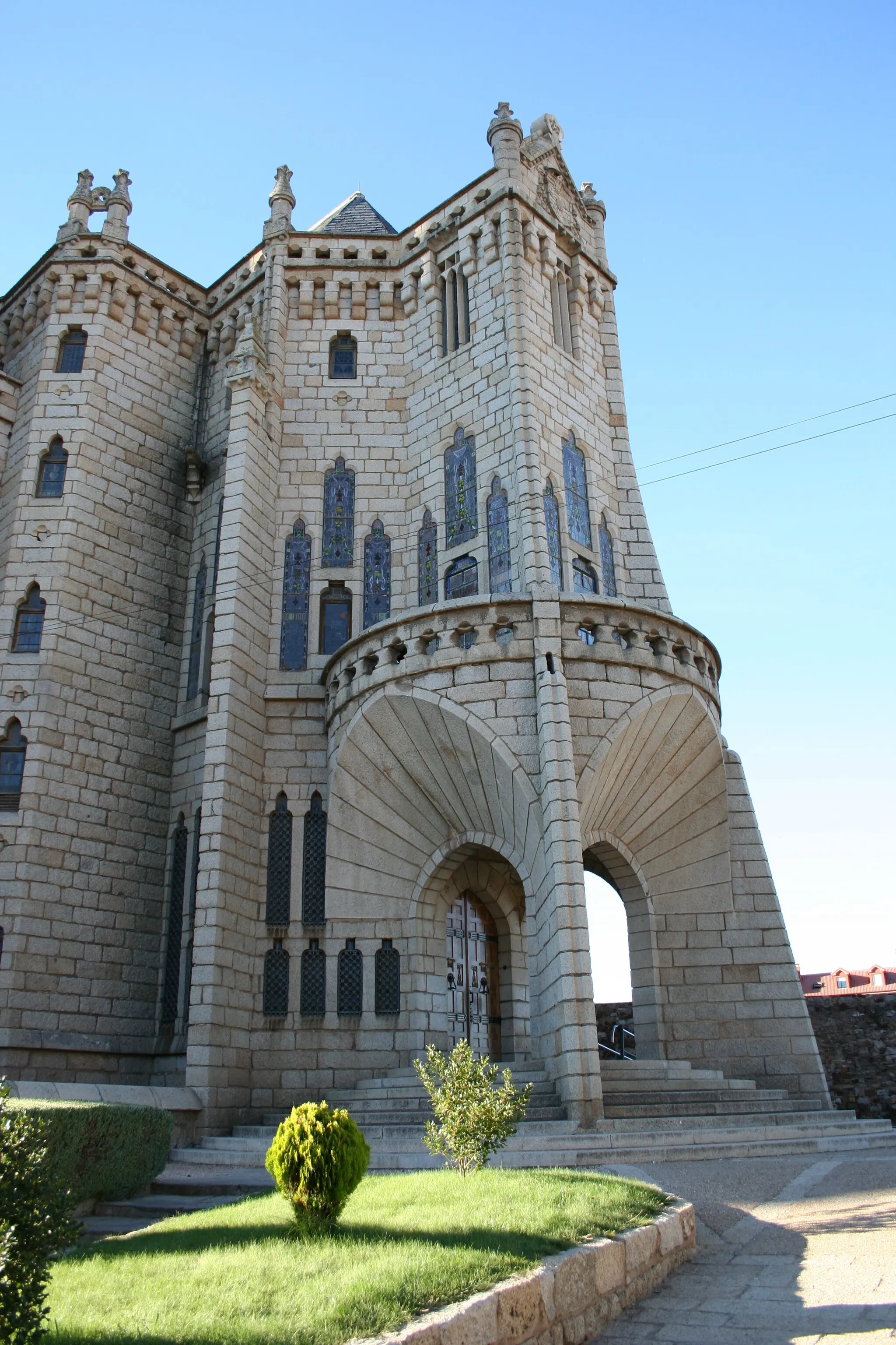 Photo showing: Puerta principal

Palacio Episcopal de Astorga

Native name
Palacio Episcopal de Astorga Parent institution
Way of Saint James in the province of León Location
Astorga, provincia de León, (Spain) Coordinates
42° 27′ 28.08″ N, 6° 03′ 21.6″ W Established
1889 Website
http://www.palaciodegaudi.es/ Authority file

: Q507390
VIAF: 316732693
LCCN: sh93002330
UNESCO: 669-1709
BIC: RI-51-0003827
SUDOC: 033215227
WorldCat
institution QS:P195,Q507390