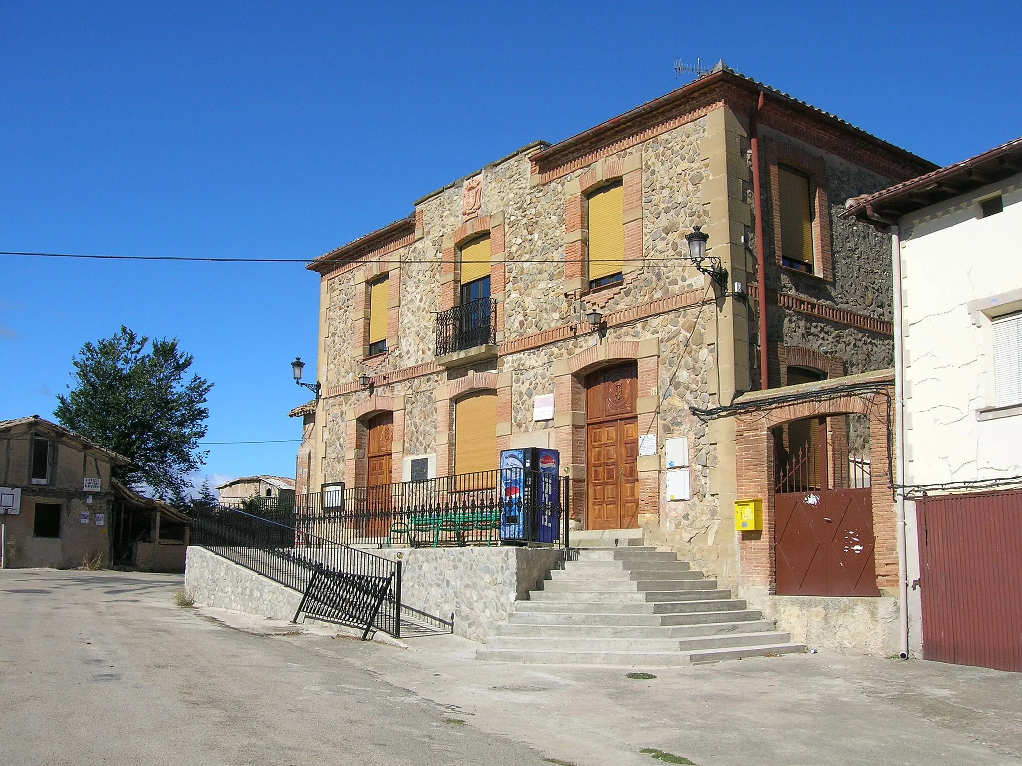 Photo showing: Antigua casona en Viloria de Rioja, Burgos, España.