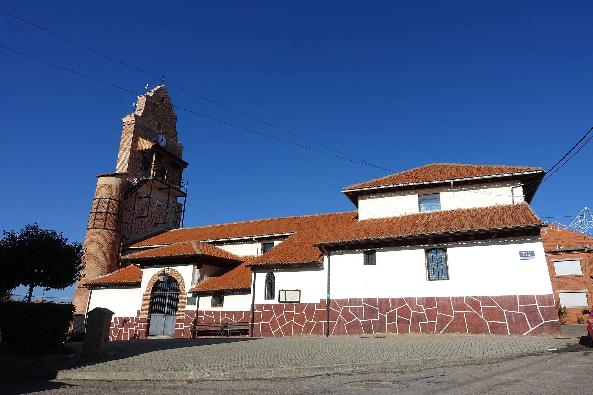 Photo showing: Iglesia de Santiago Apóstol en Villadangos del Páramo (León, España).