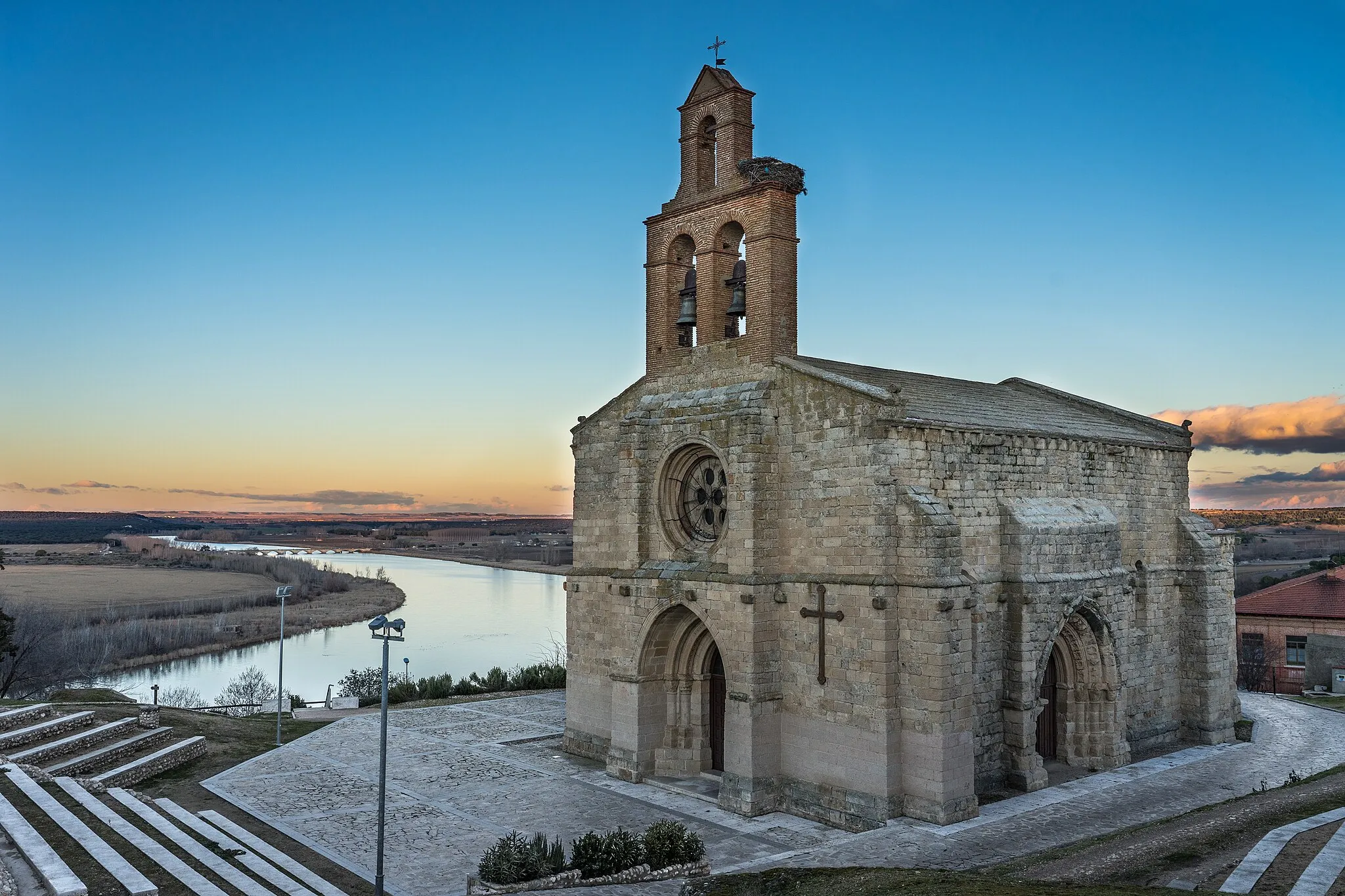 Photo showing: Foto de la iglesia de Castronuño (Valladolid, España)