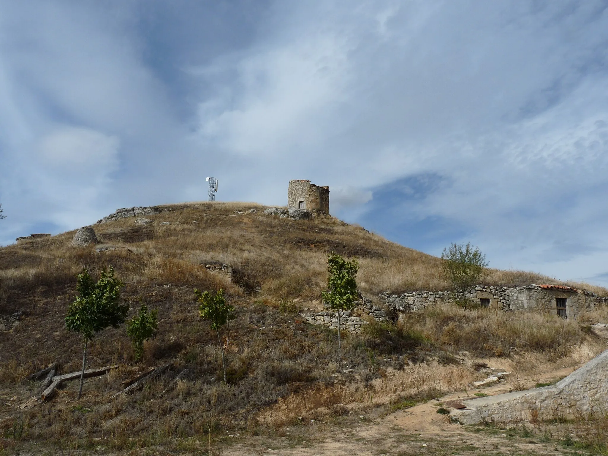 Photo showing: Valdeande - Bodegas y palomar