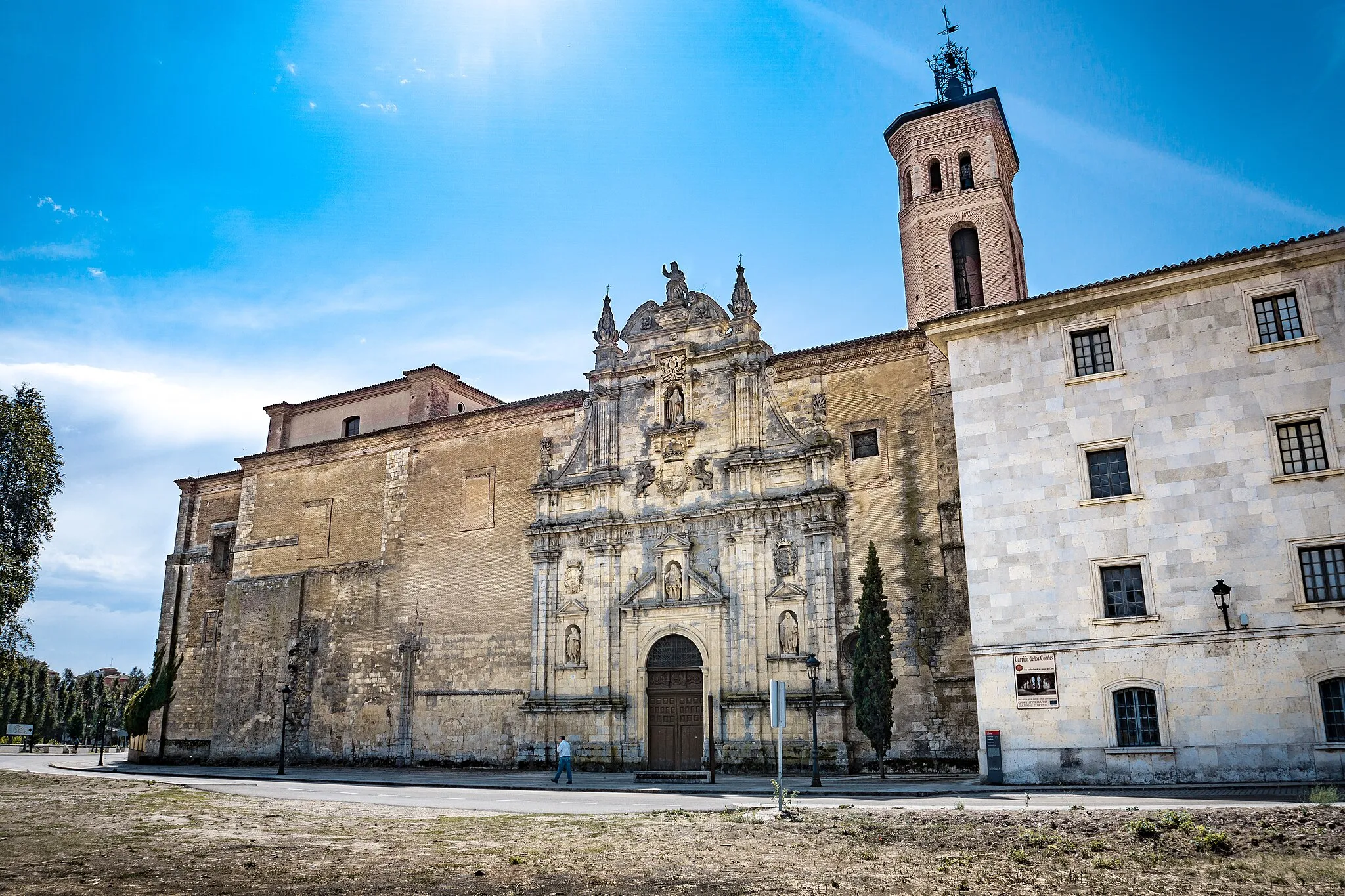 Photo showing: Fachada del Monasterio de San Zoilo