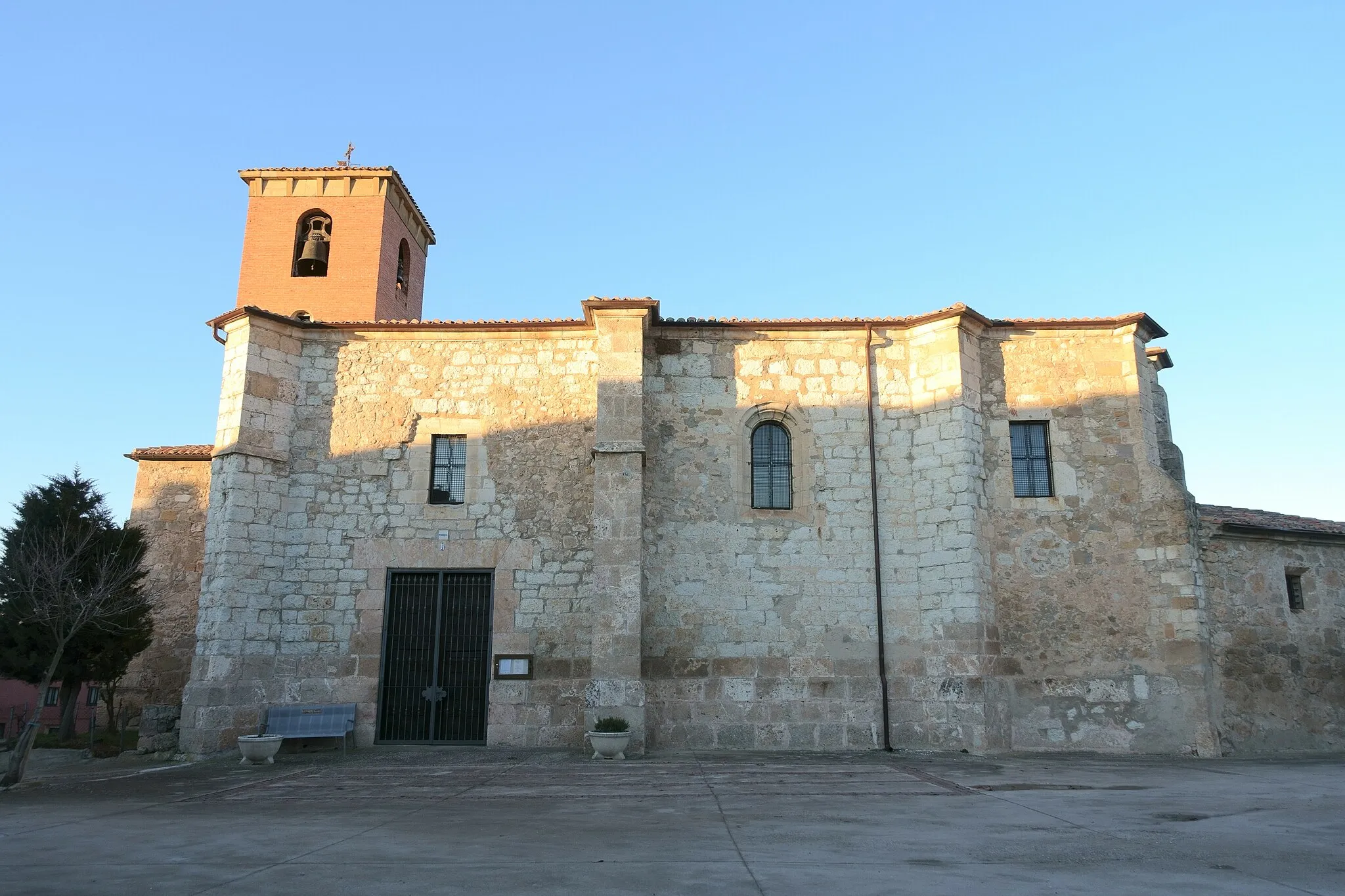 Photo showing: Iglesia de San Miguel Arcángel, en Fuentebureba (Burgos, España).