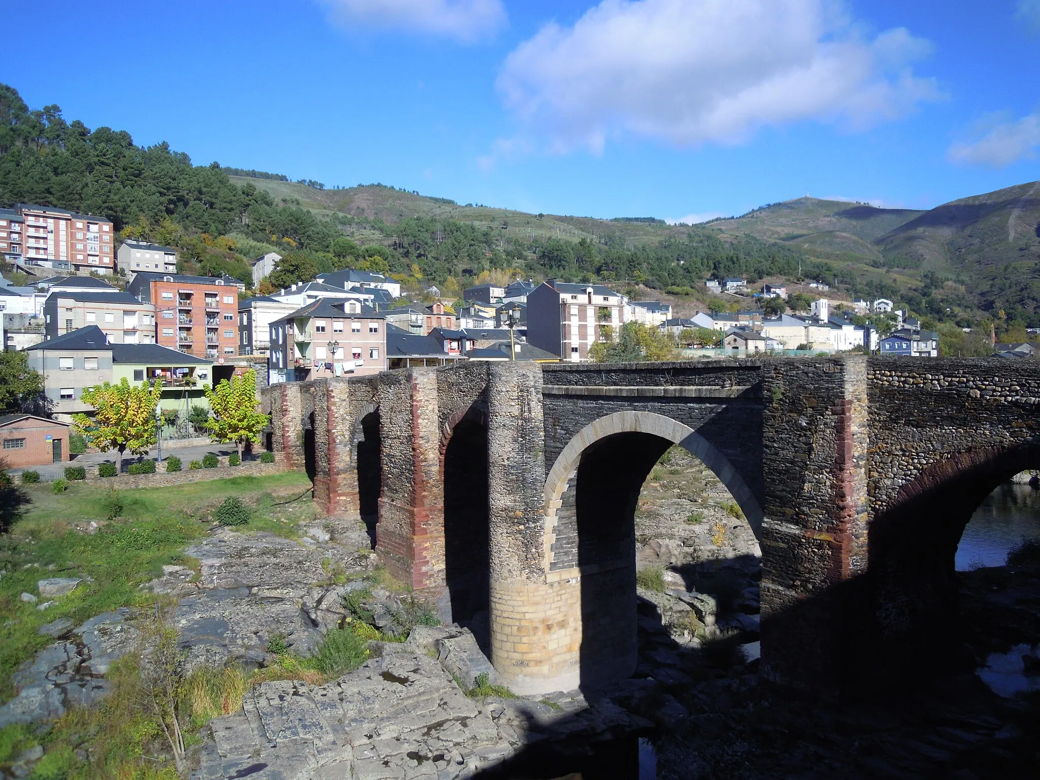 Photo showing: Ponte Nova de Sobradelo (Carballeda de Valdeorras), sobre o río Sil