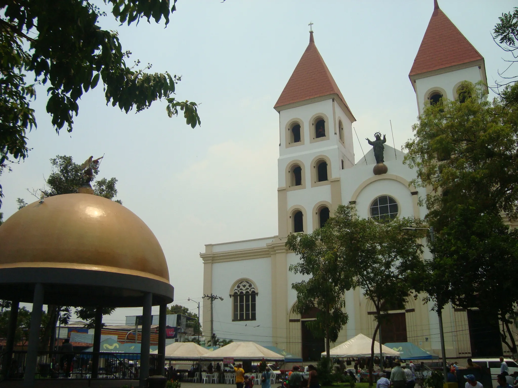 Photo showing: This is a photo of an monument in El Salvador identified by the ID