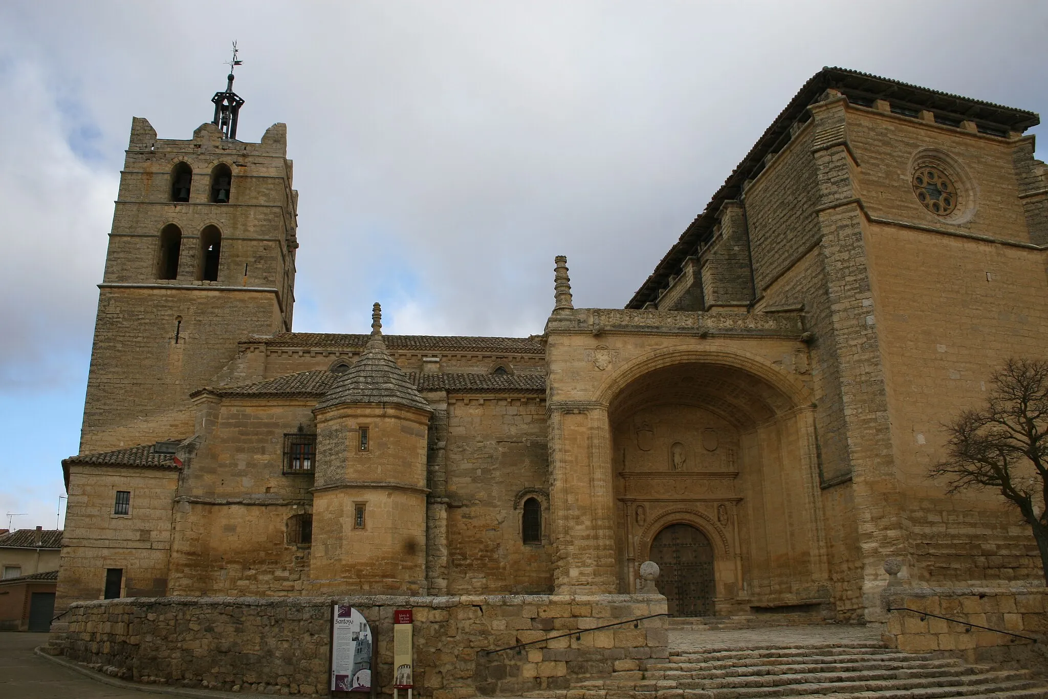 Photo showing: Saint John Baptist Church in Santoyo (Palencia - Spain)