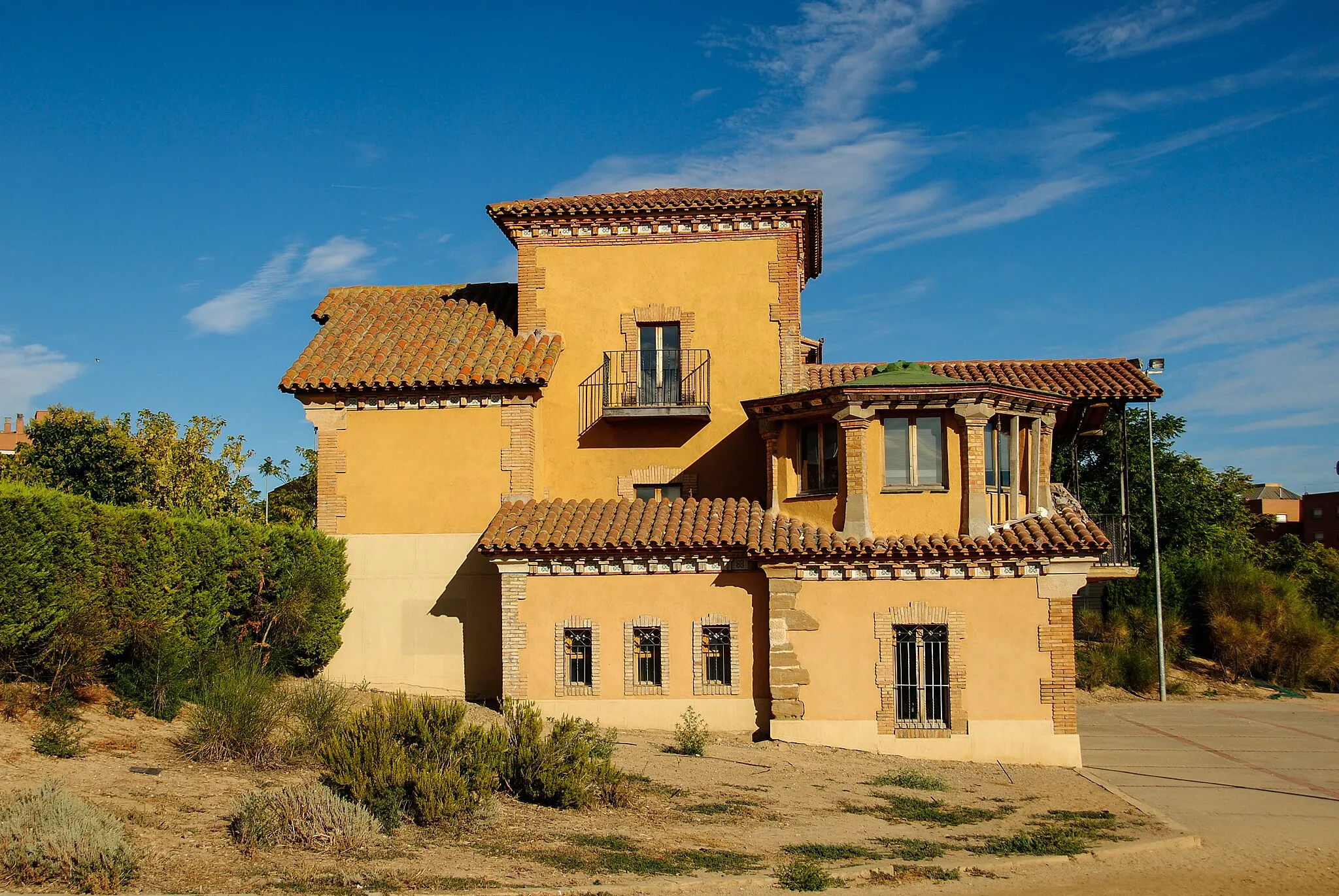 Photo showing: Xalet Queralt (Lleida)