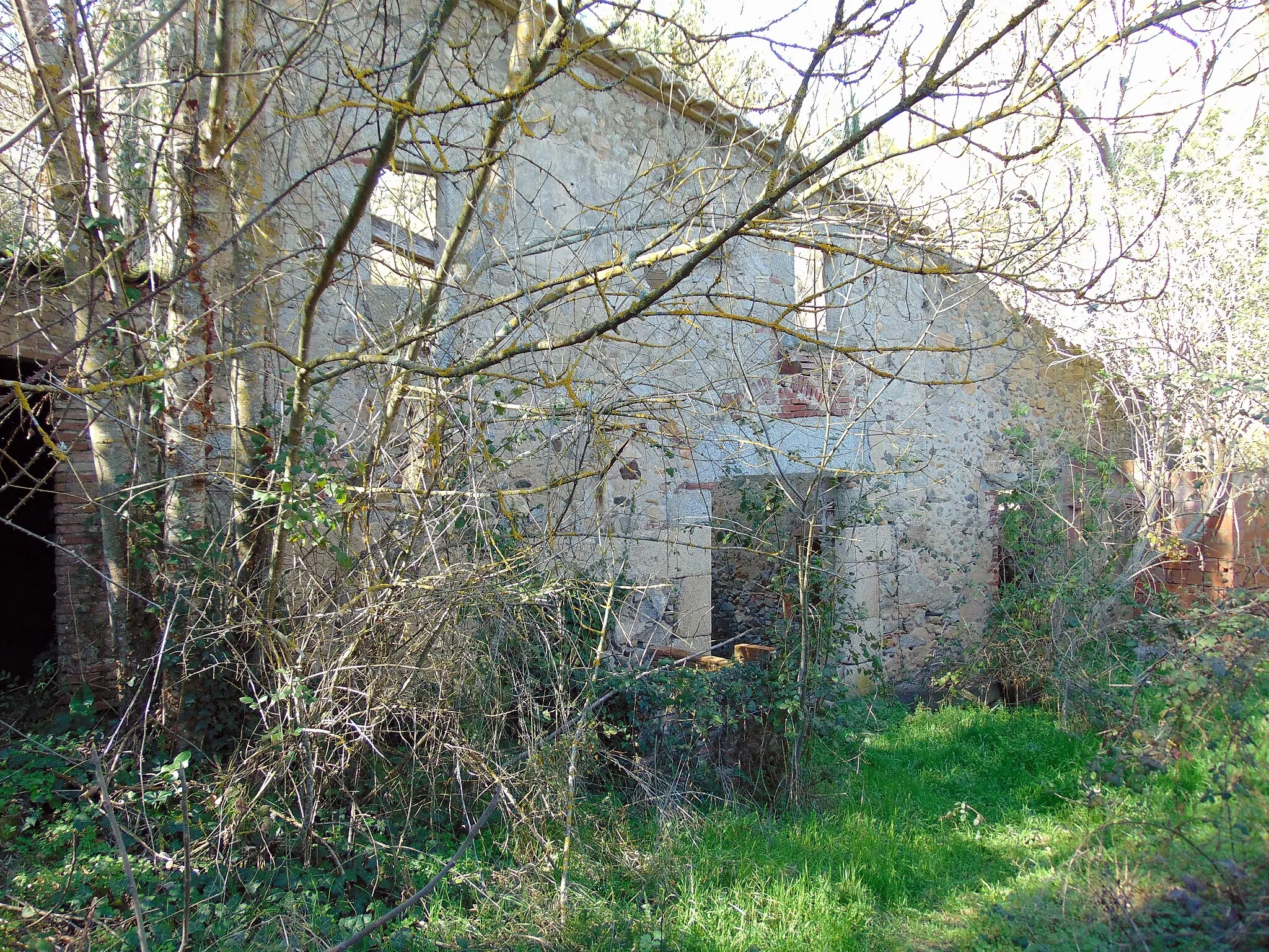 Photo showing: Molí L. Valle (Llagostera)

This is a photo of a building indexed in the Catalan heritage register as Bé Cultural d'Interès Local (BCIL) under the reference IPA-42973.
