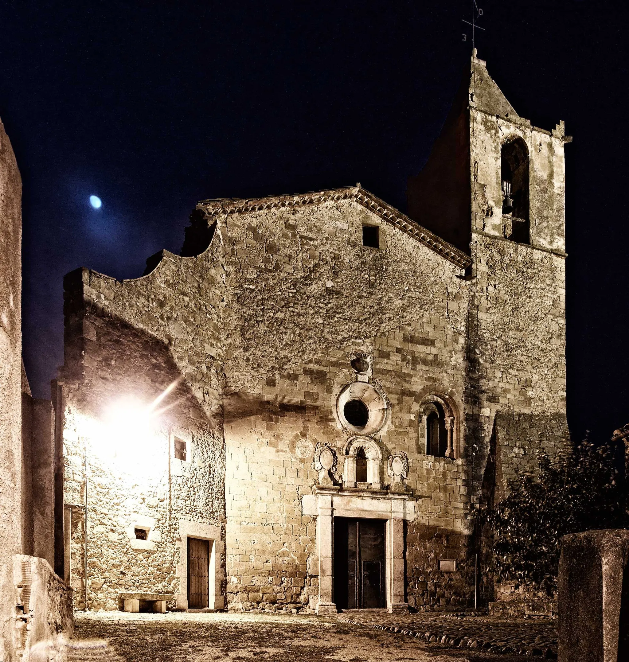 Photo showing: St Vicens church of Viladesens (Catalonia, Spain)