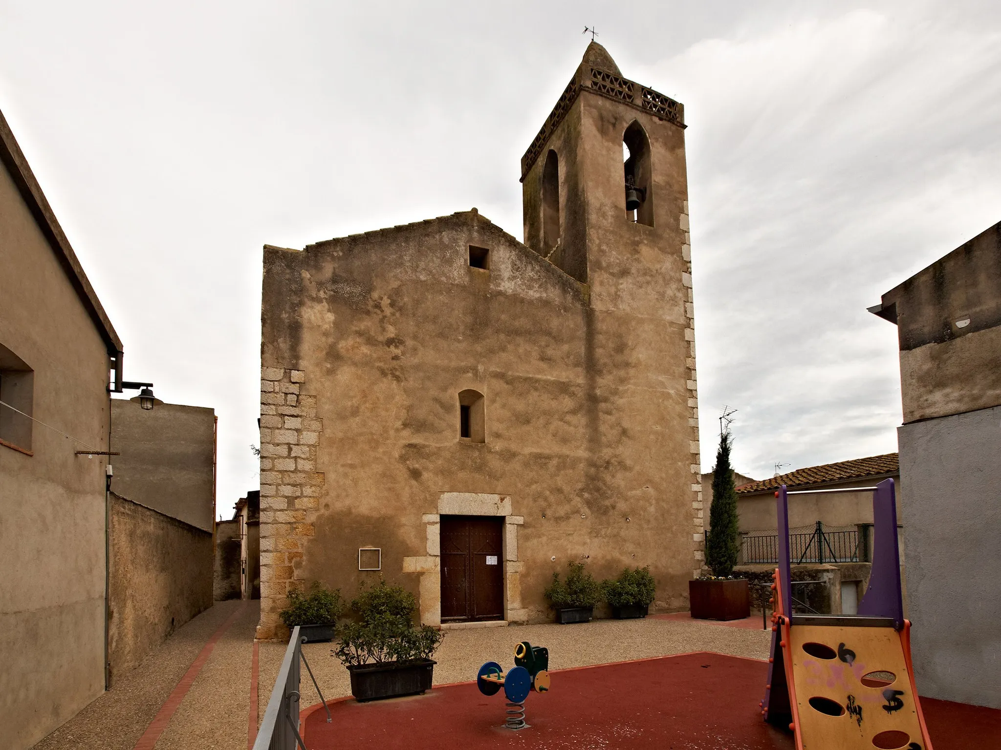 Photo showing: Santa Llogaia d'Àlguema church, Catalonia, Spain.