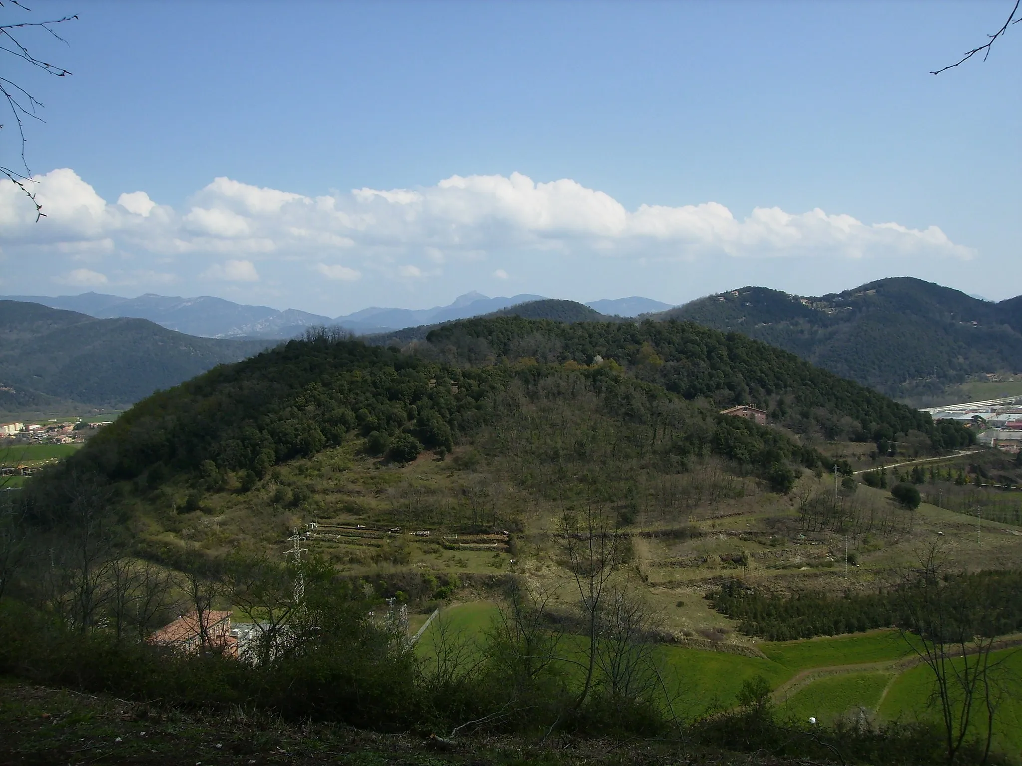 Photo showing: Garrinada volcanoe in Olot (Catalonia)