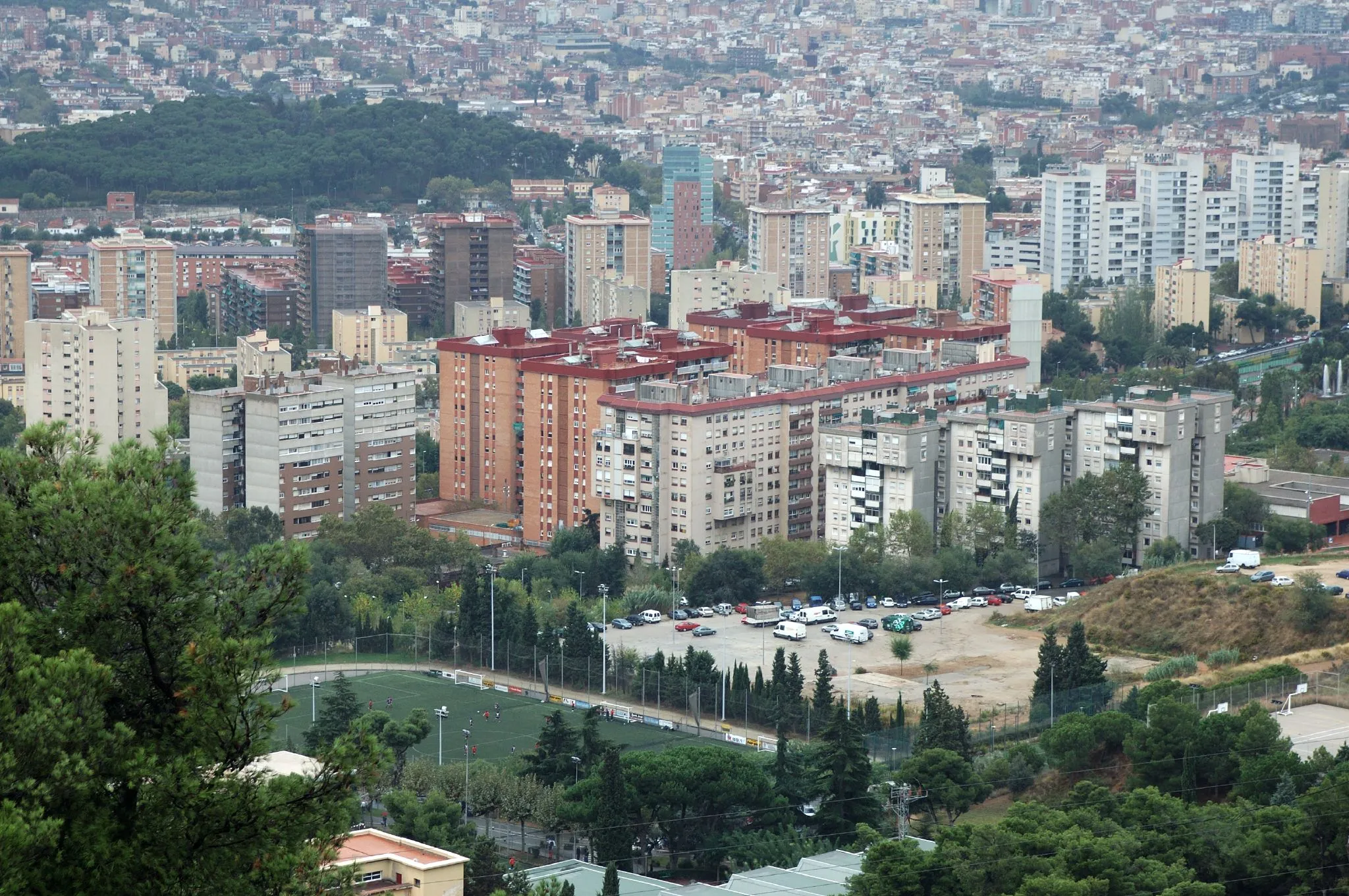 Photo showing: Imatge aèrea del barri de Canyelles, a Barcelona.