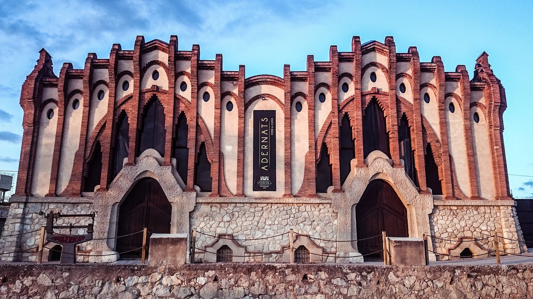 Photo showing: Celler del Sindicat Agrícola de Sant Isidre (Nulles)